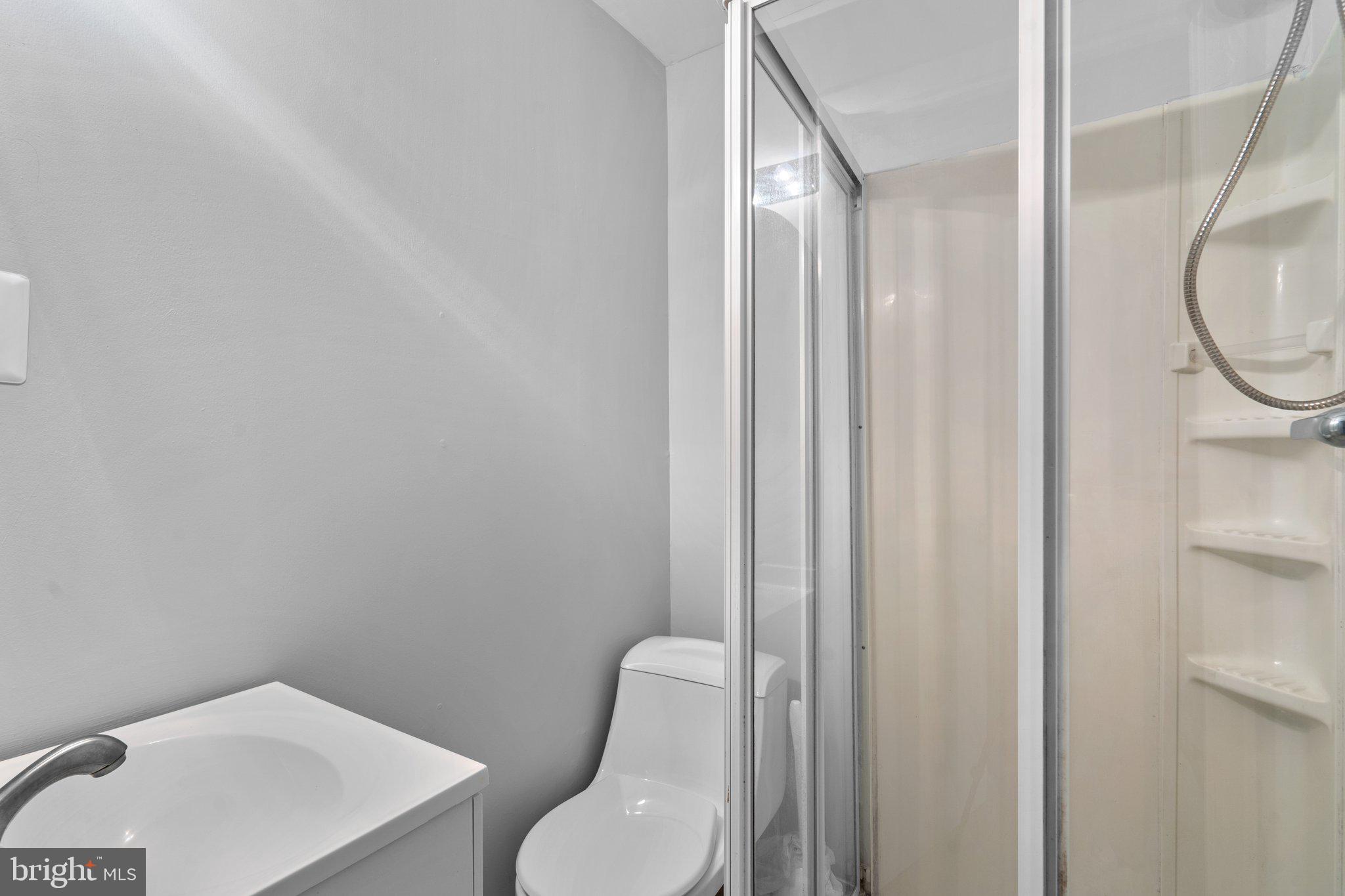 SILVER SPRING CNTRY CLUB - Residential