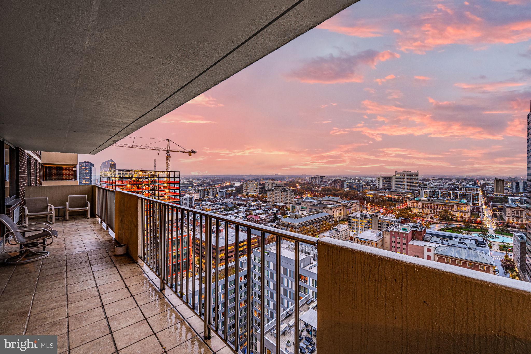 LOGAN SQUARE - Residential