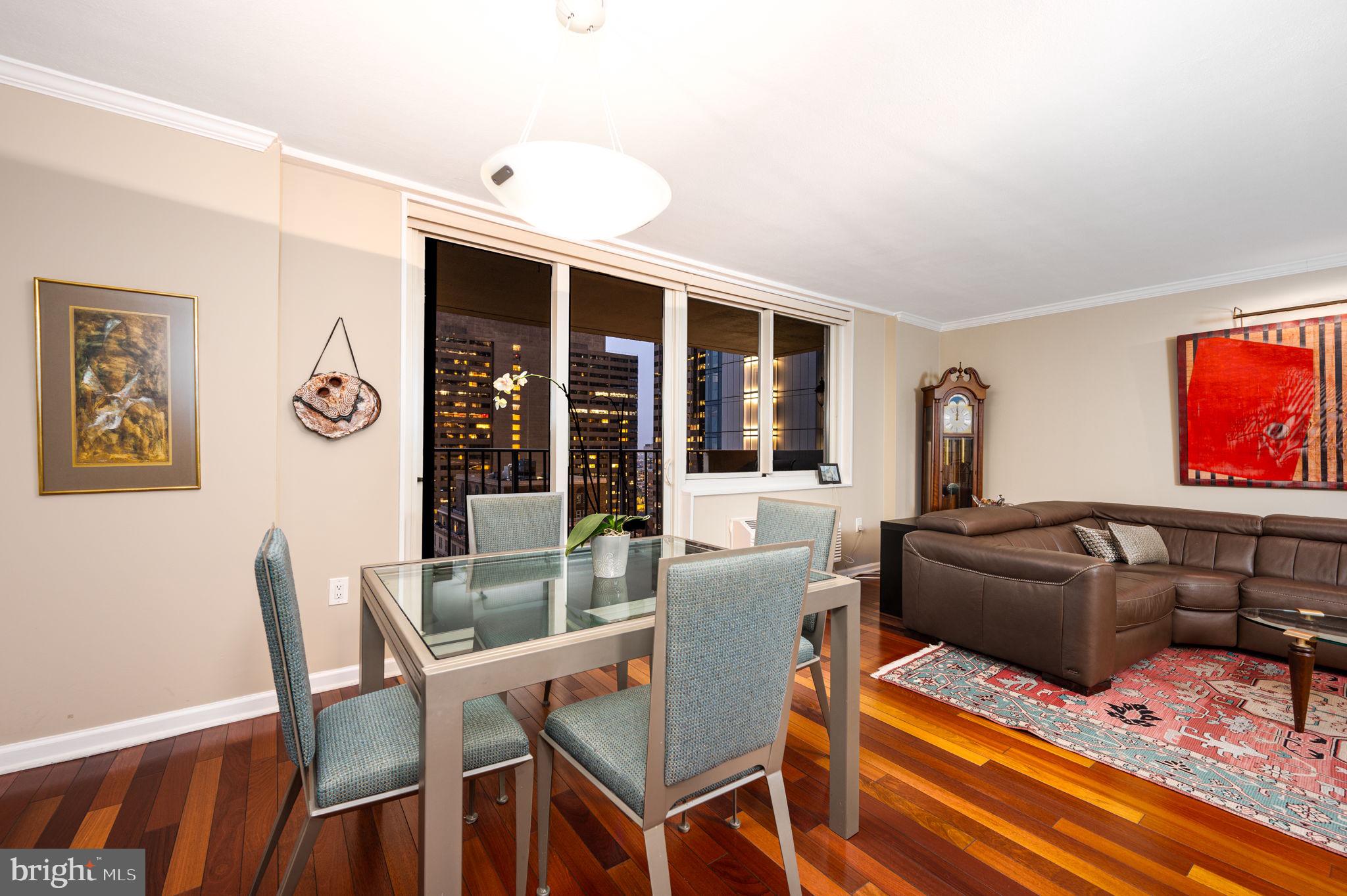 LOGAN SQUARE - Residential