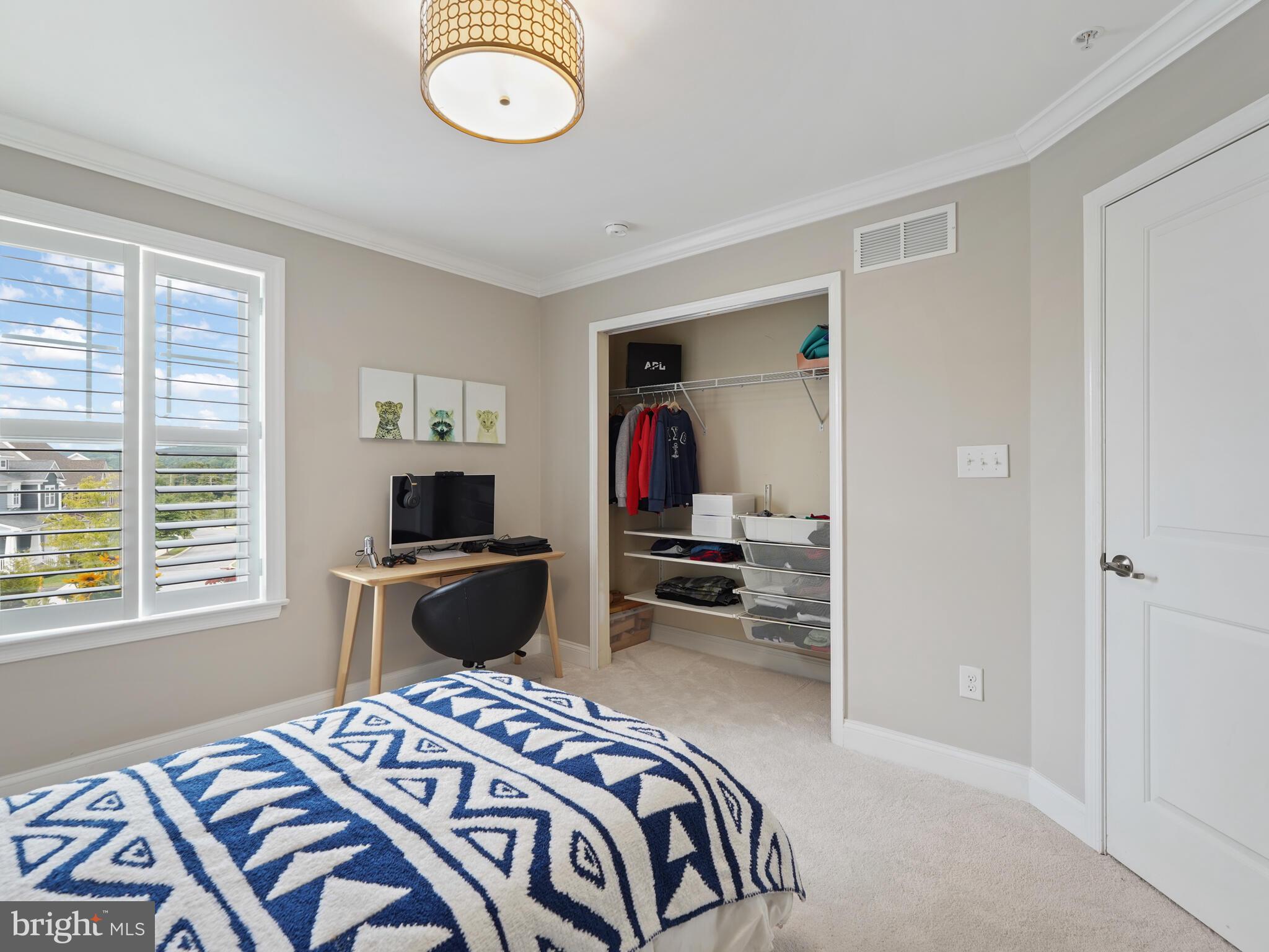SPRING OAK - Residential