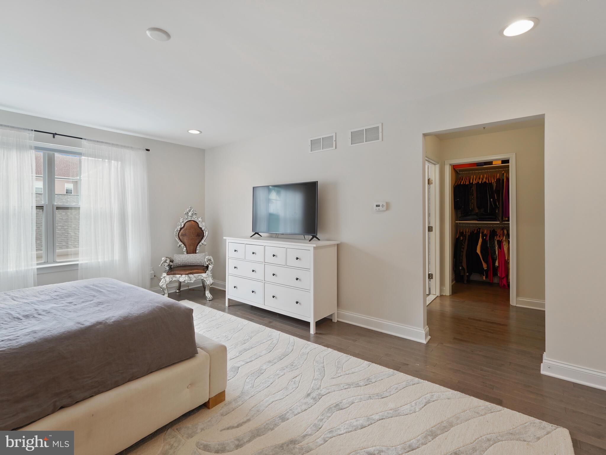 SPRING OAK - Residential