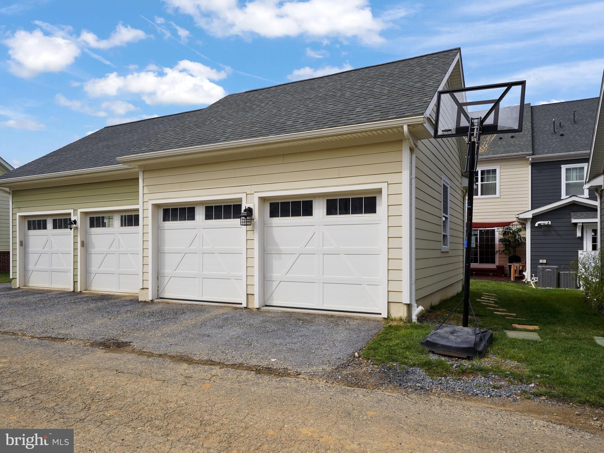 SPRING OAK - Residential