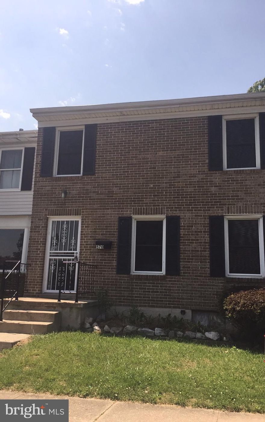 WONDERFULLY UPDATED RENTAL. NEW APPLIANCES AND HARDWOODS. PLENTY OF SPACE, AND A NICE SUNROOM OFF BASEMENT LEADING TO A LARGE FENCED YARD. ONE OF THE LARGEST HOMES IN THE COMMUNITY!