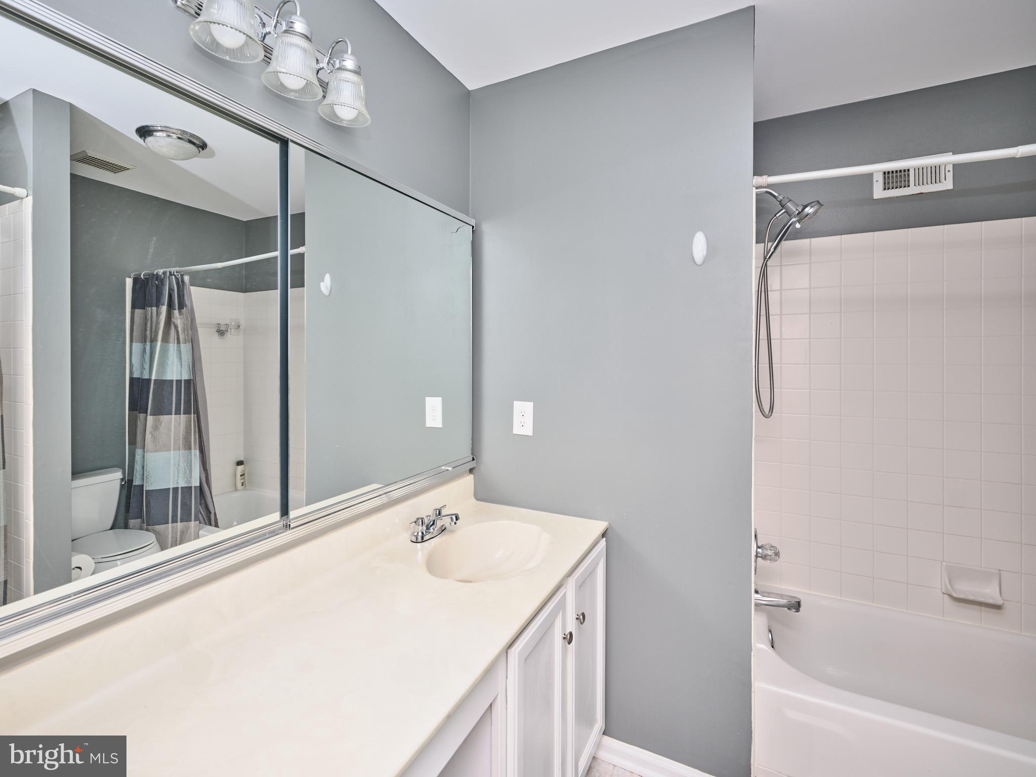 CHARING CROSS - Residential Lease