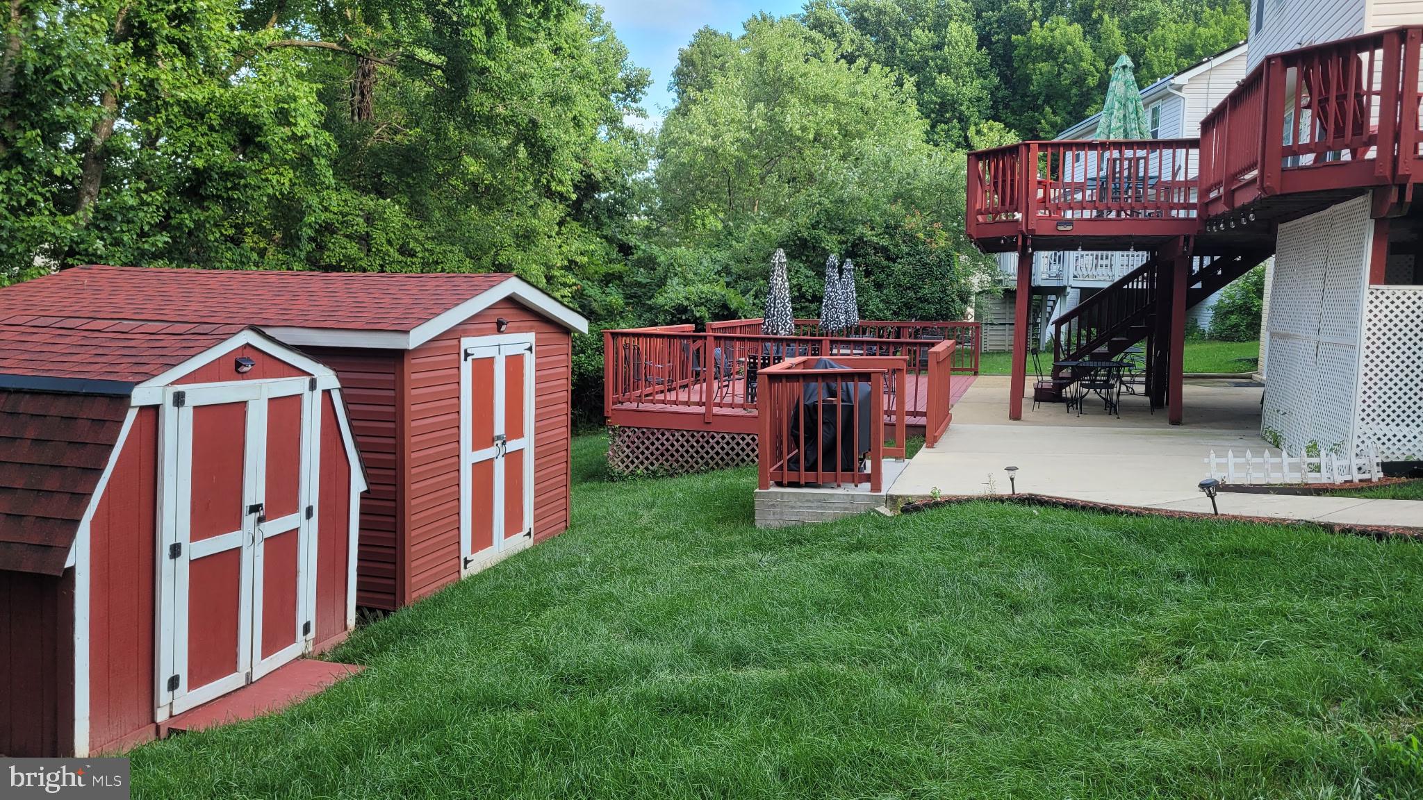 1712 DENNIS COURT