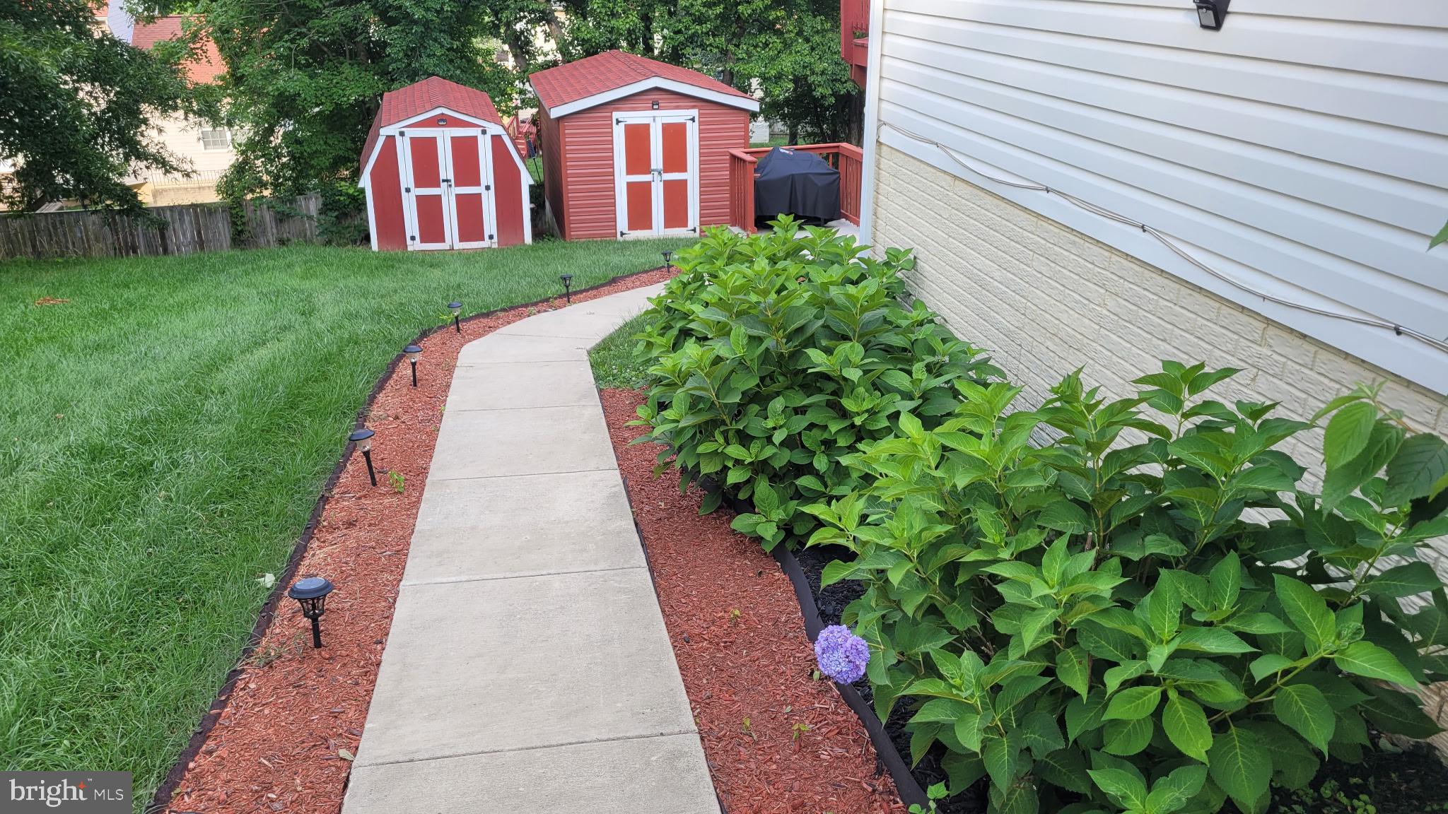 1712 DENNIS COURT