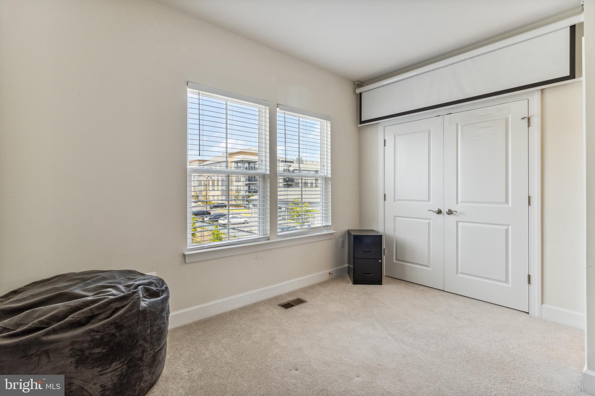 CAPITAL COURT - Residential