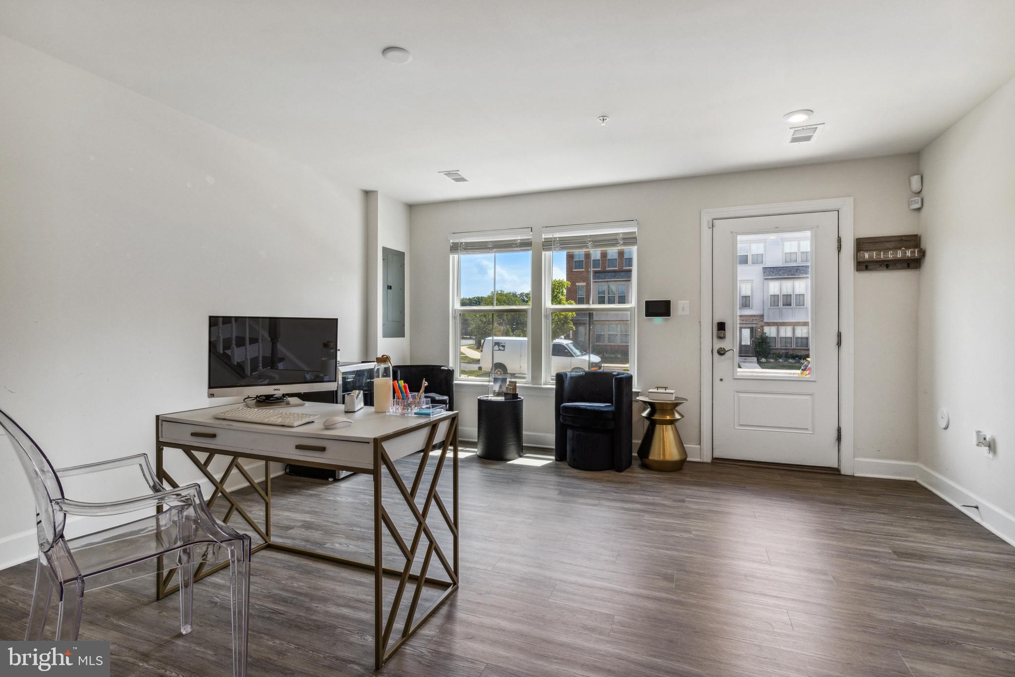 CAPITAL COURT - Residential