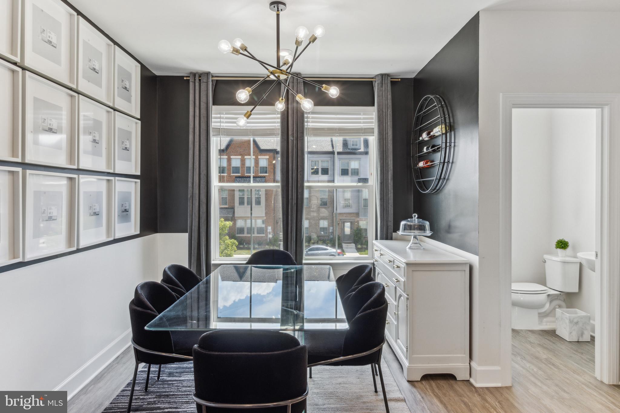 CAPITAL COURT - Residential