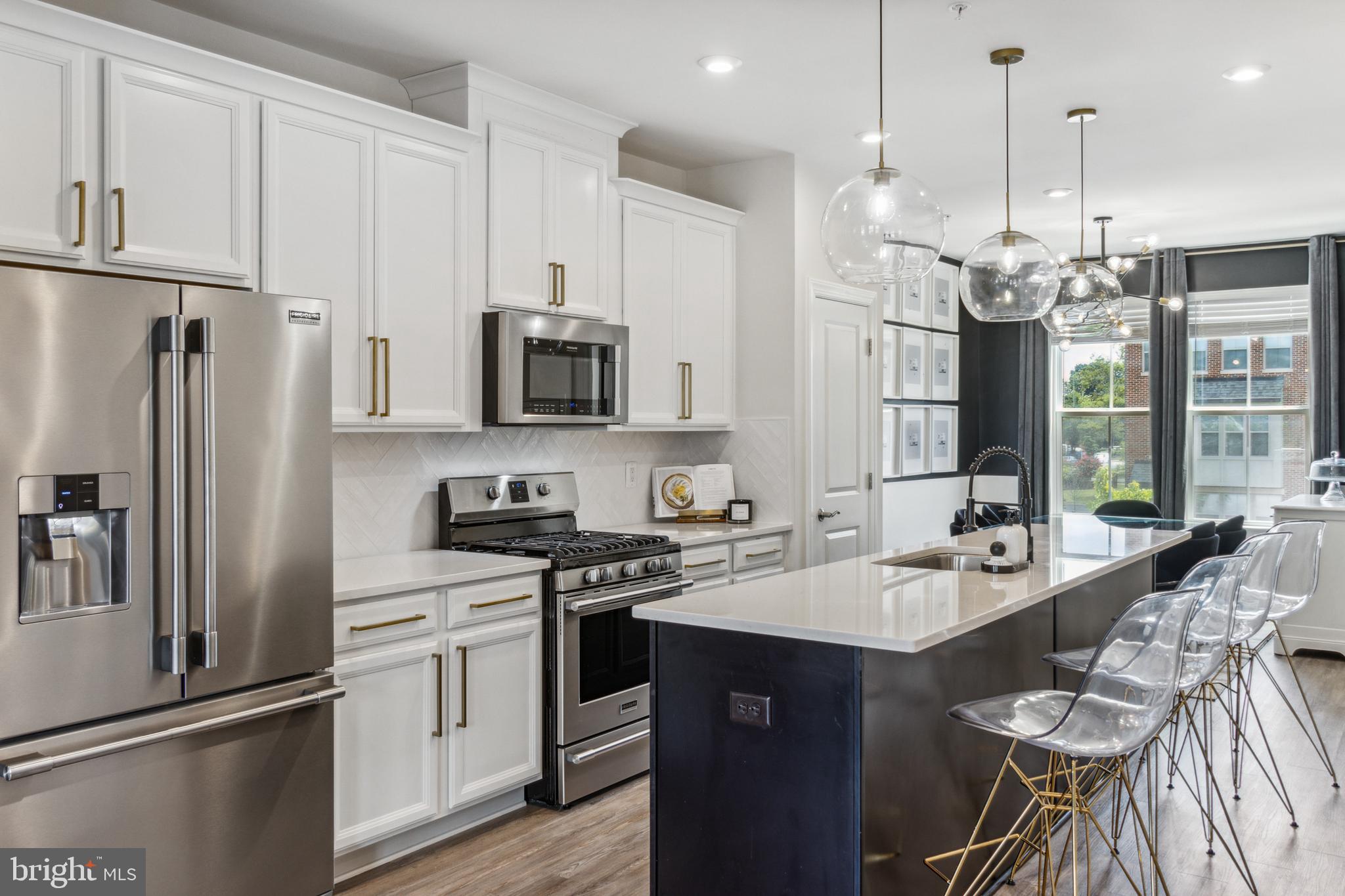 CAPITAL COURT - Residential