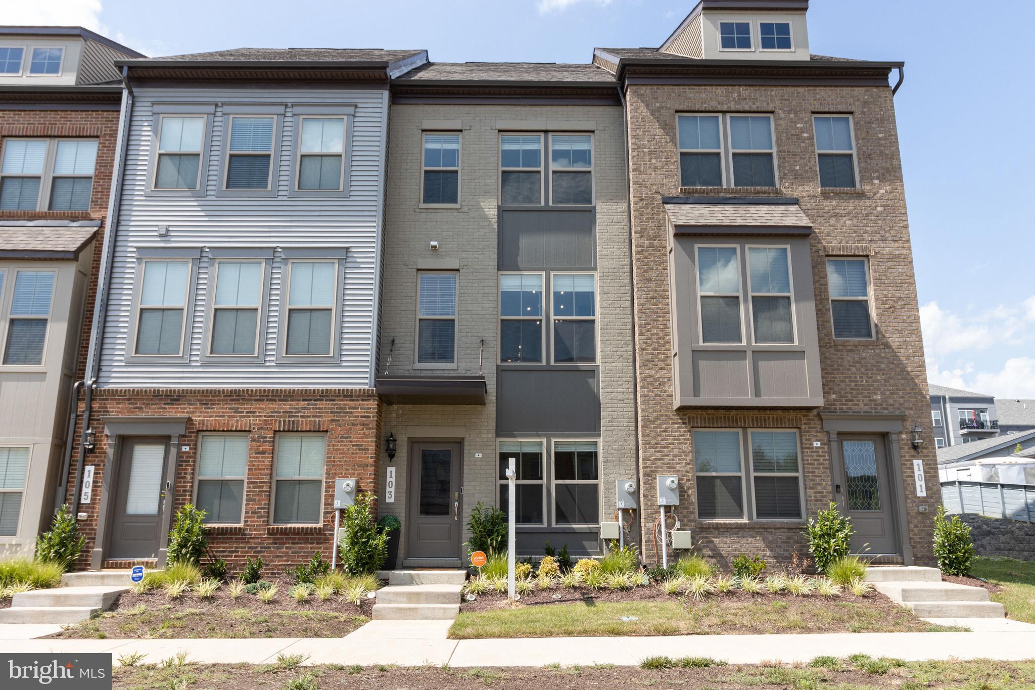 CAPITAL COURT - Residential