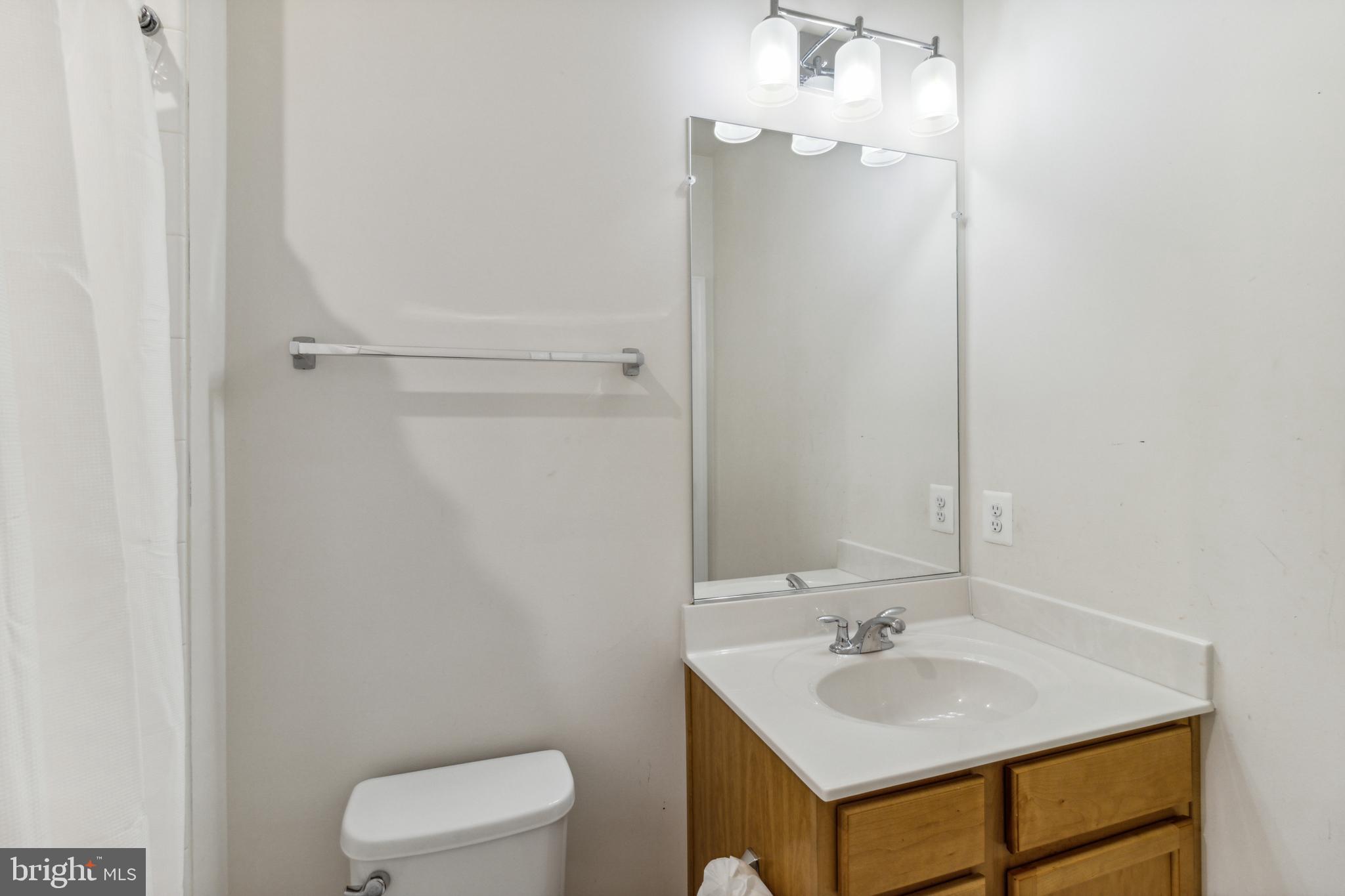 CAPITAL COURT - Residential