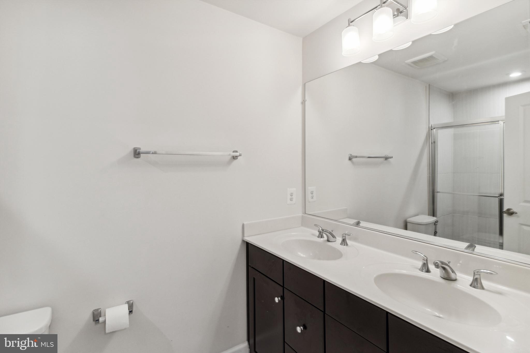 CAPITAL COURT - Residential