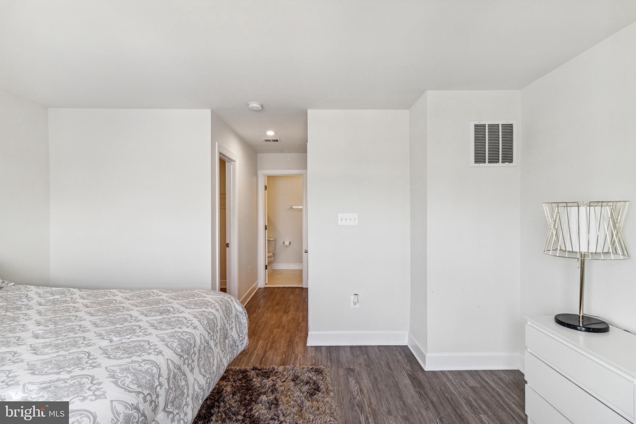 CAPITAL COURT - Residential