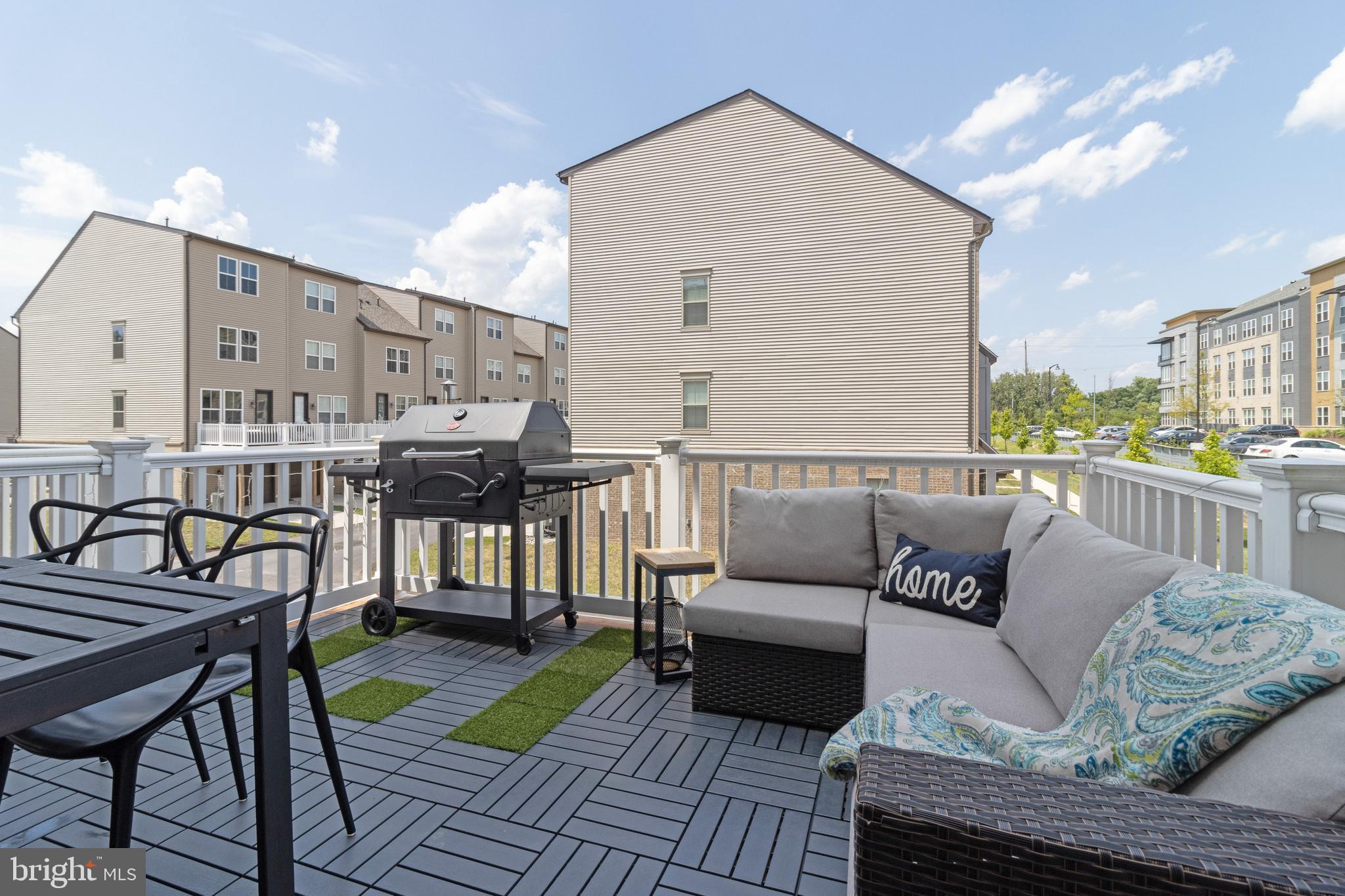 CAPITAL COURT - Residential