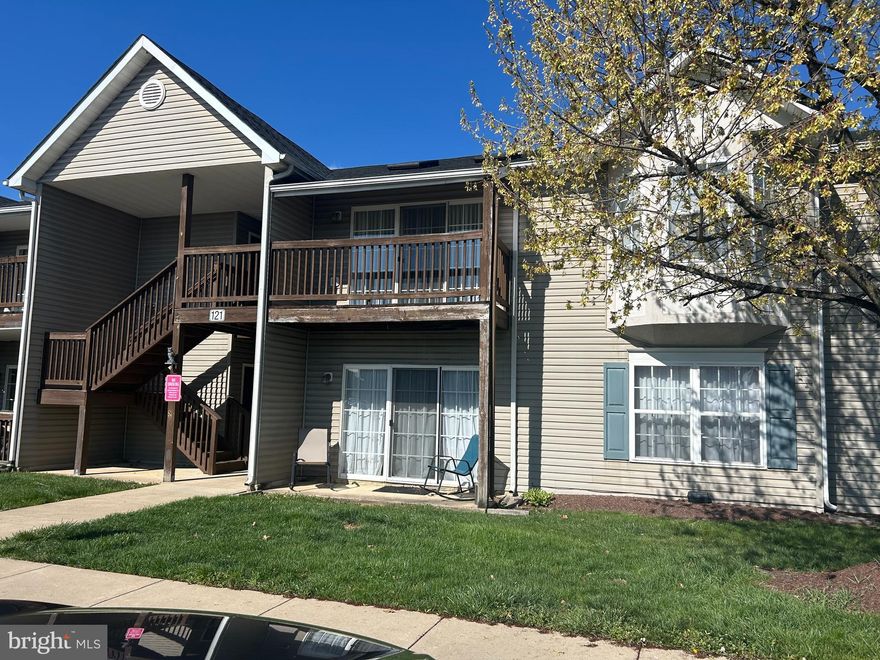 2 Bed, 2 bath condominium.   New appliances, including water heater and heat pump.  Gas fireplace, open concept with separate dining room.  Patio/ porch with french doors and skylights in living room allow tons of natural light. Primary suite includes walk-in closet. Conveniently located off rt 7 and 81.