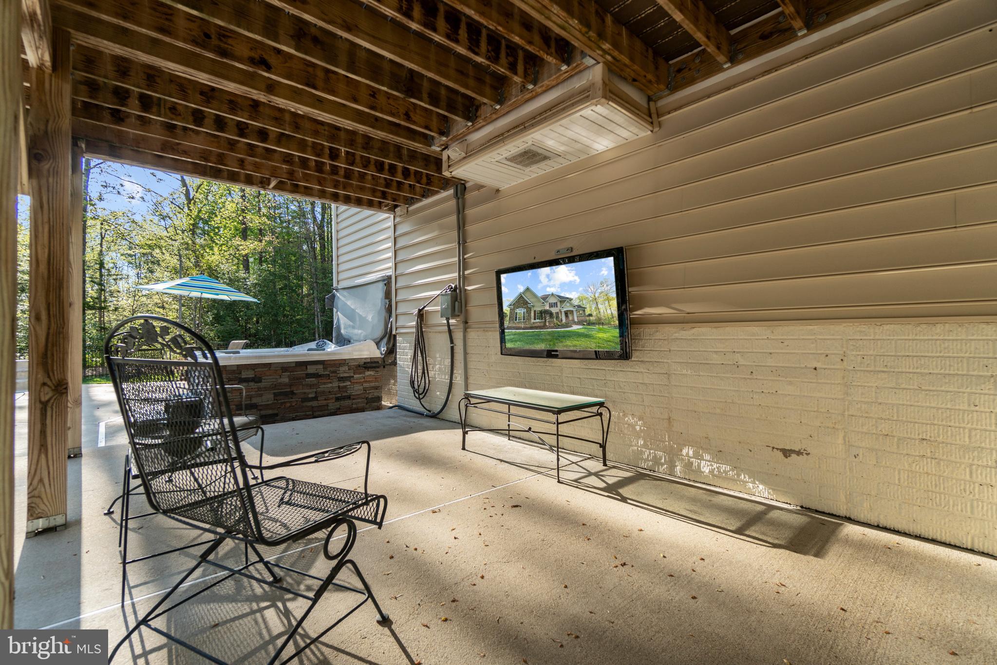 HUNTERS POND - Residential