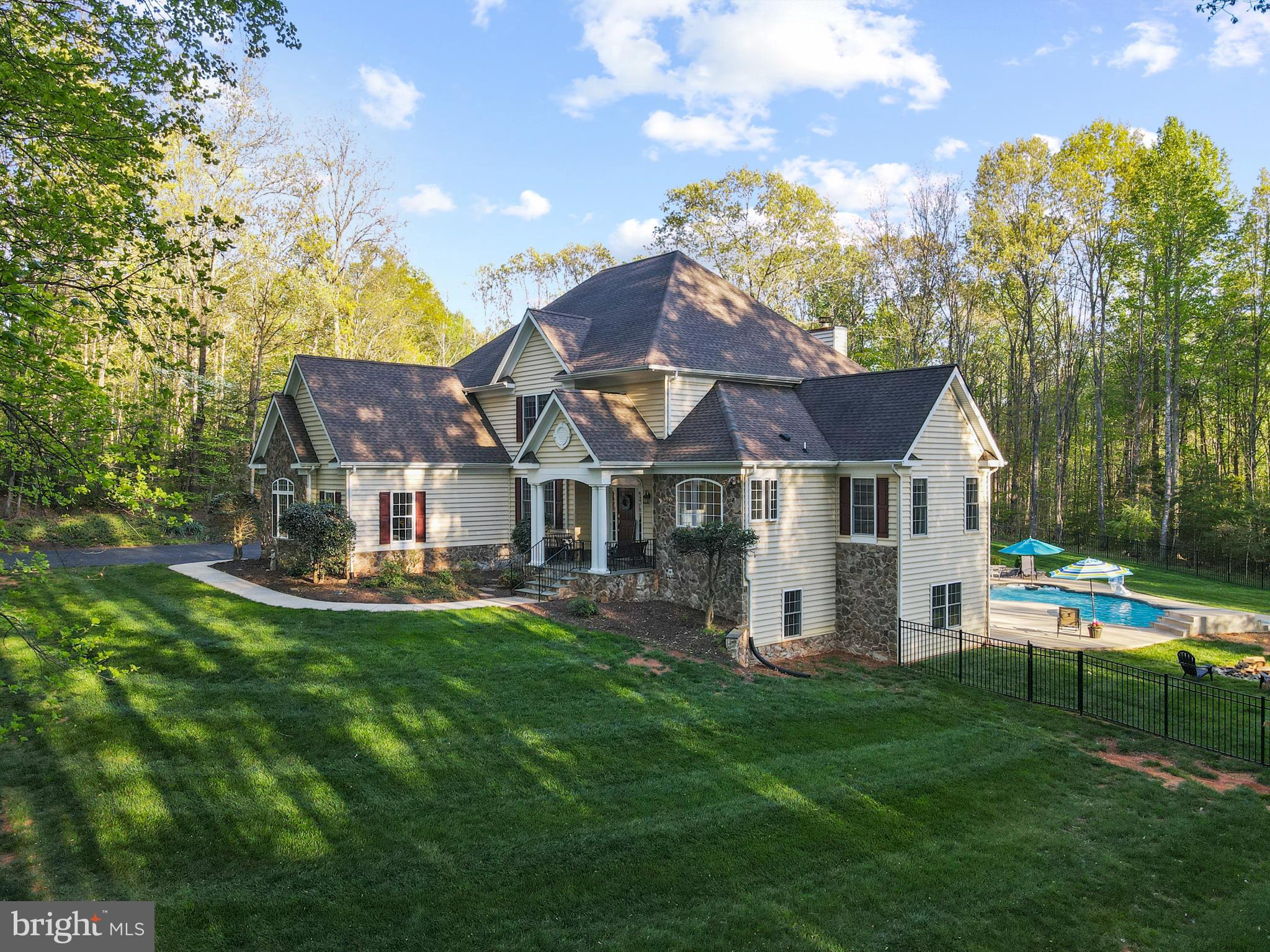 HUNTERS POND - Residential