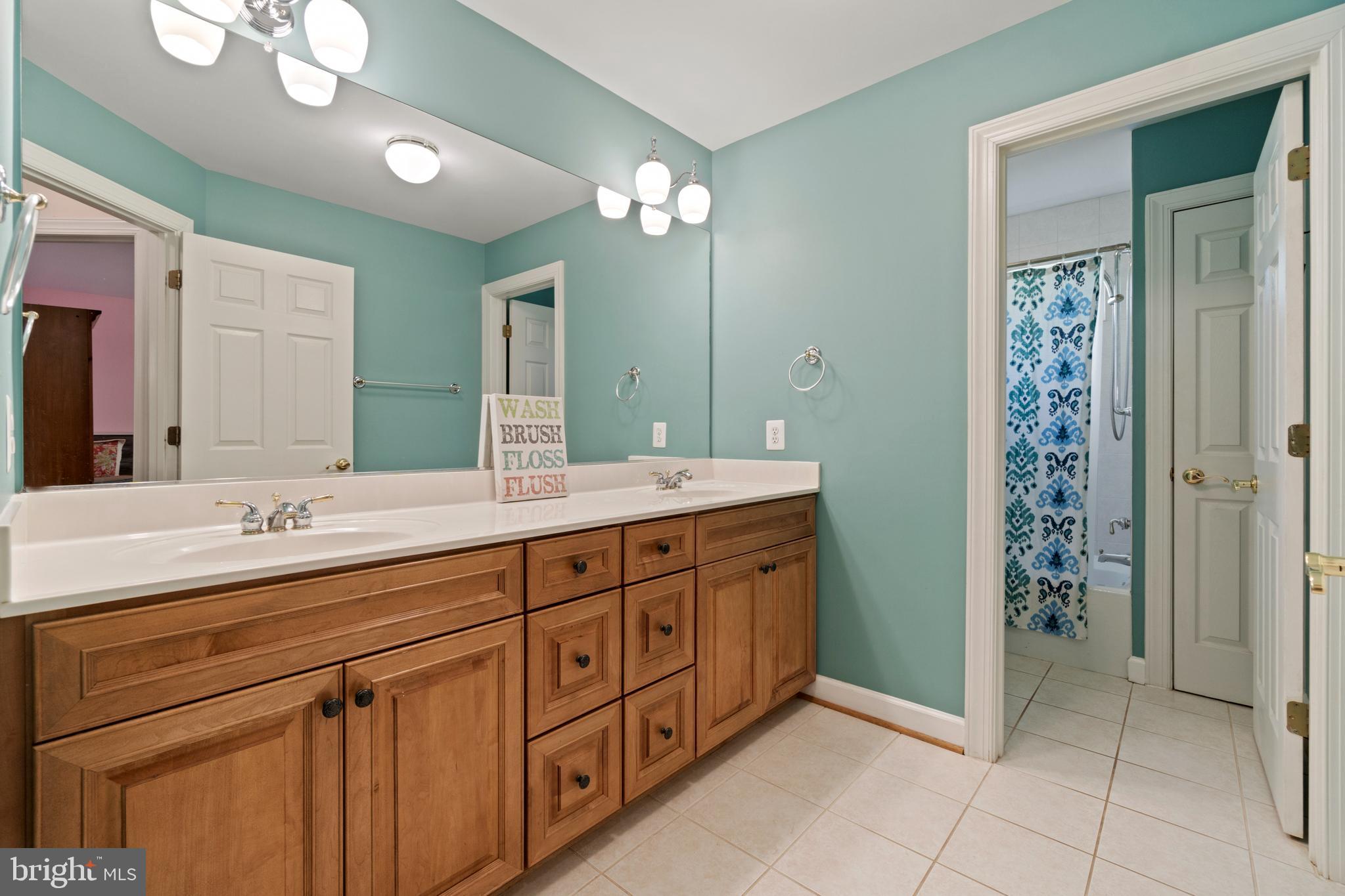 HUNTERS POND - Residential