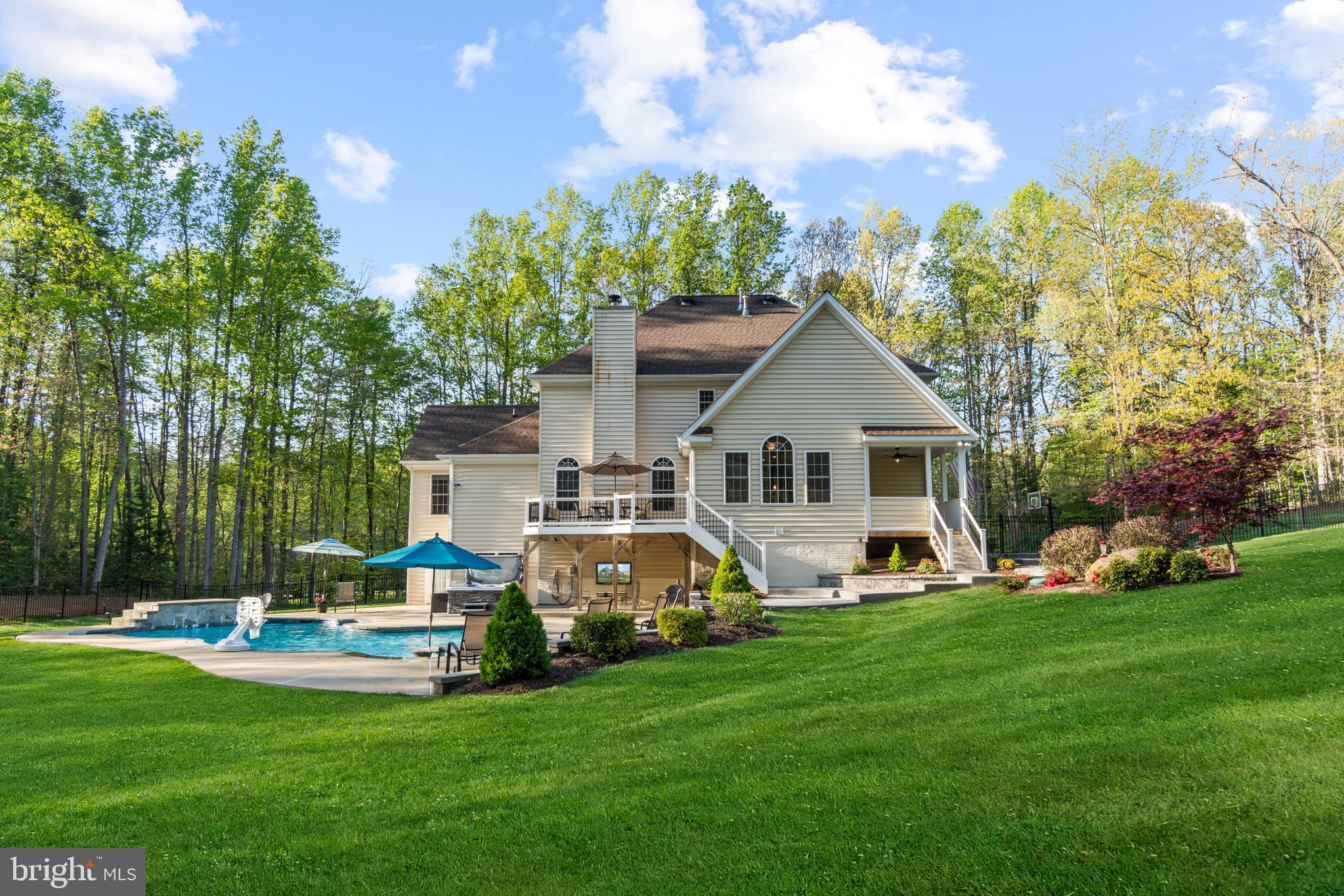 HUNTERS POND - Residential