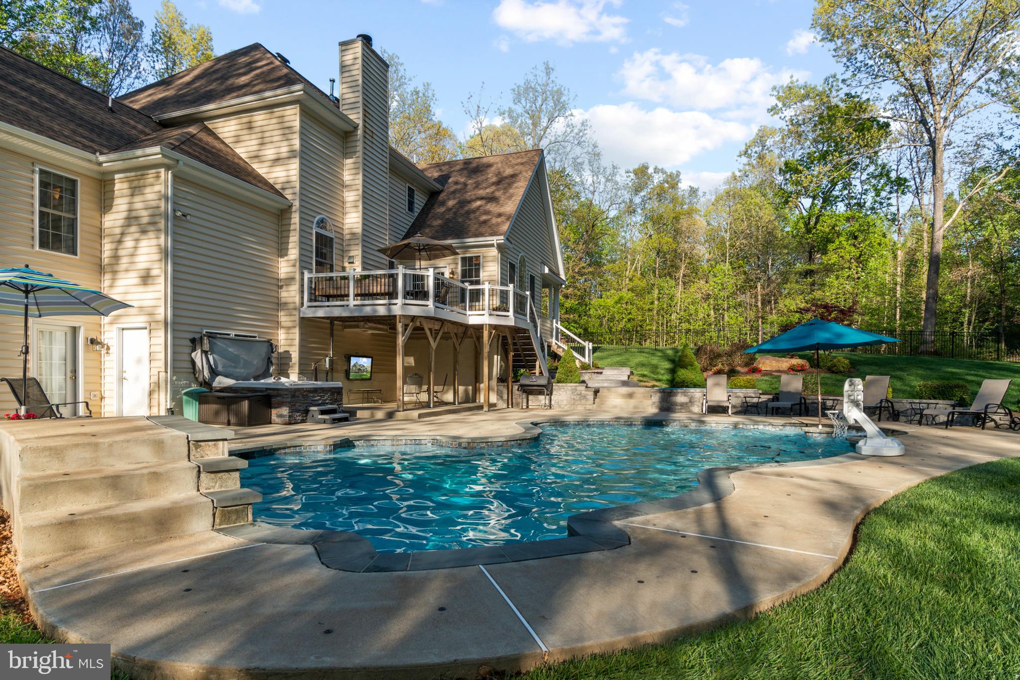 HUNTERS POND - Residential