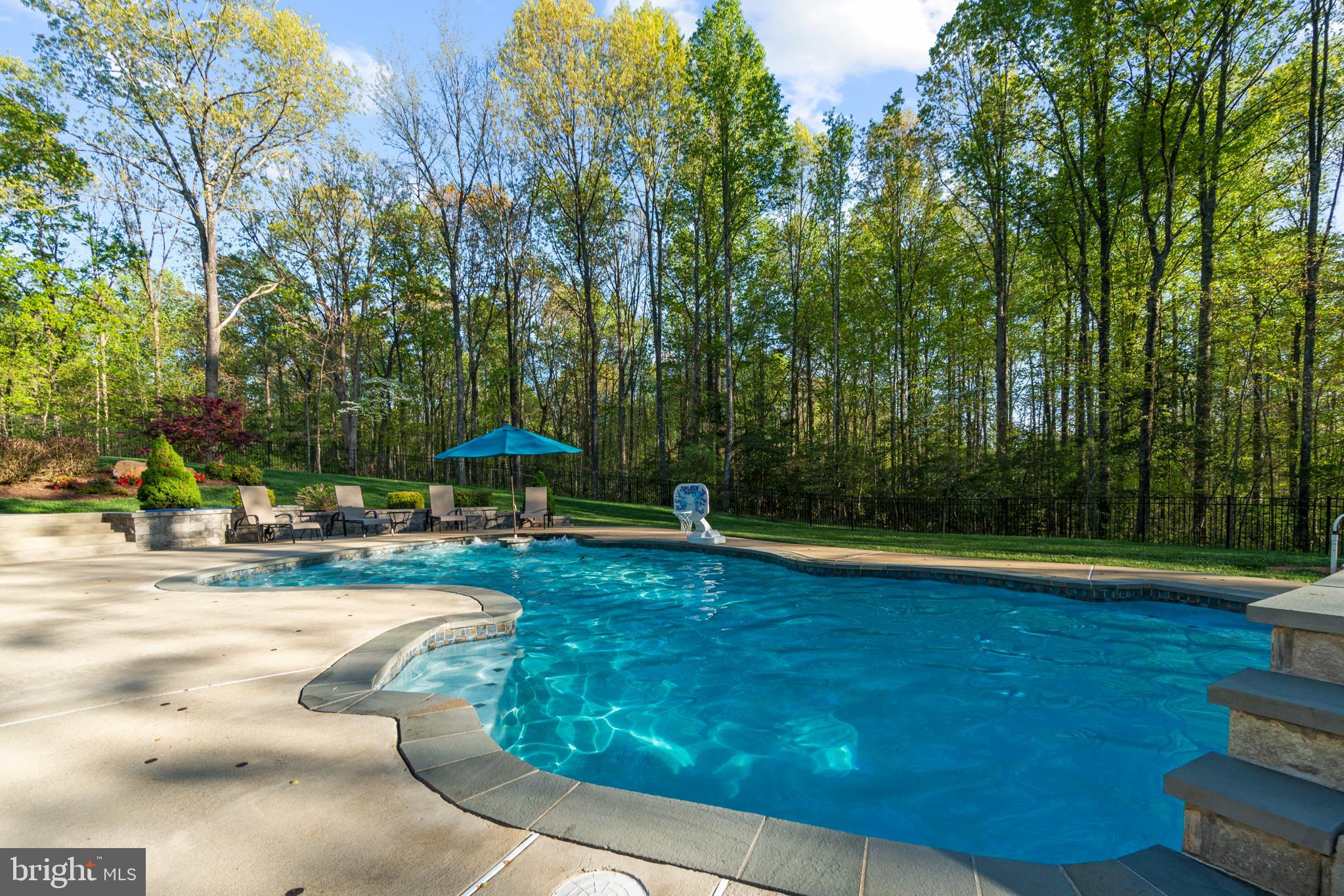 HUNTERS POND - Residential