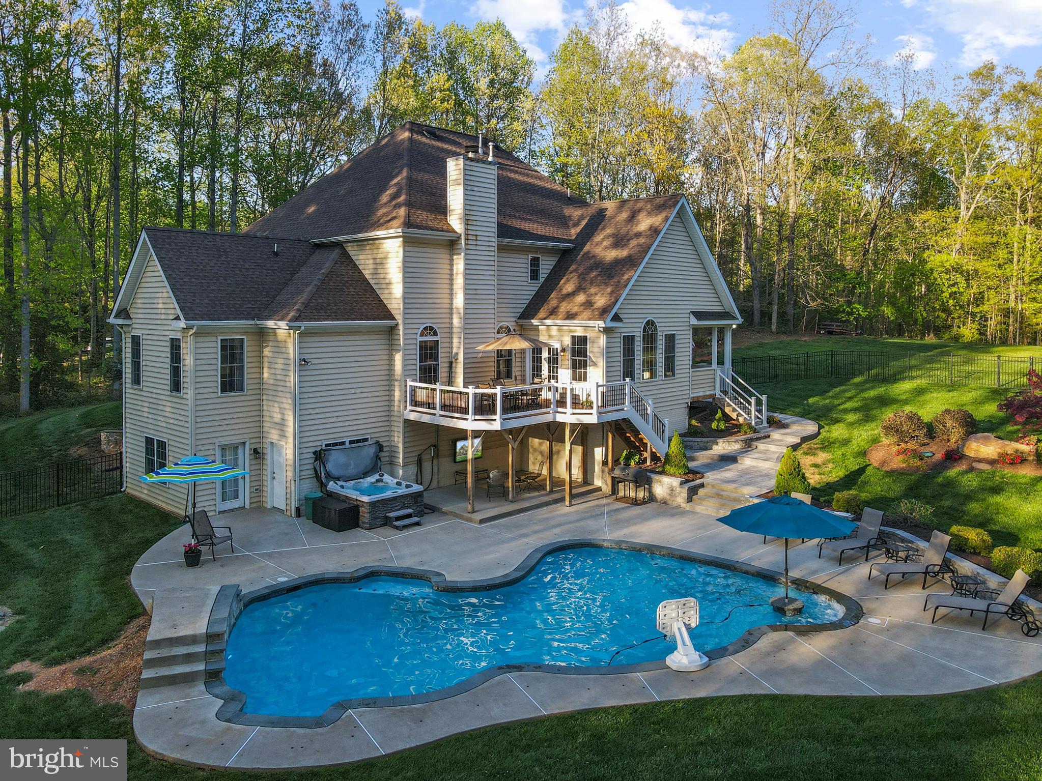 HUNTERS POND - Residential