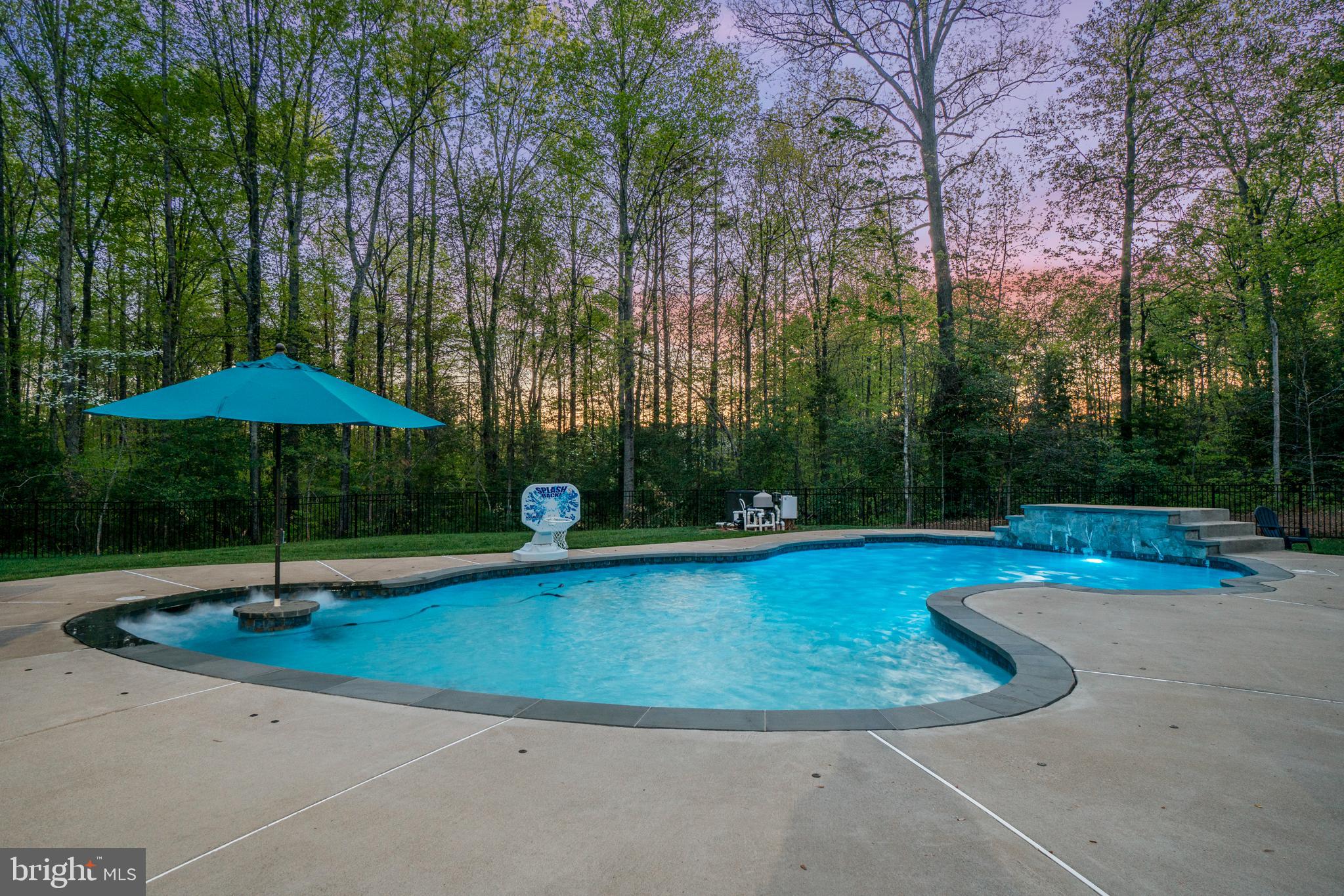 HUNTERS POND - Residential