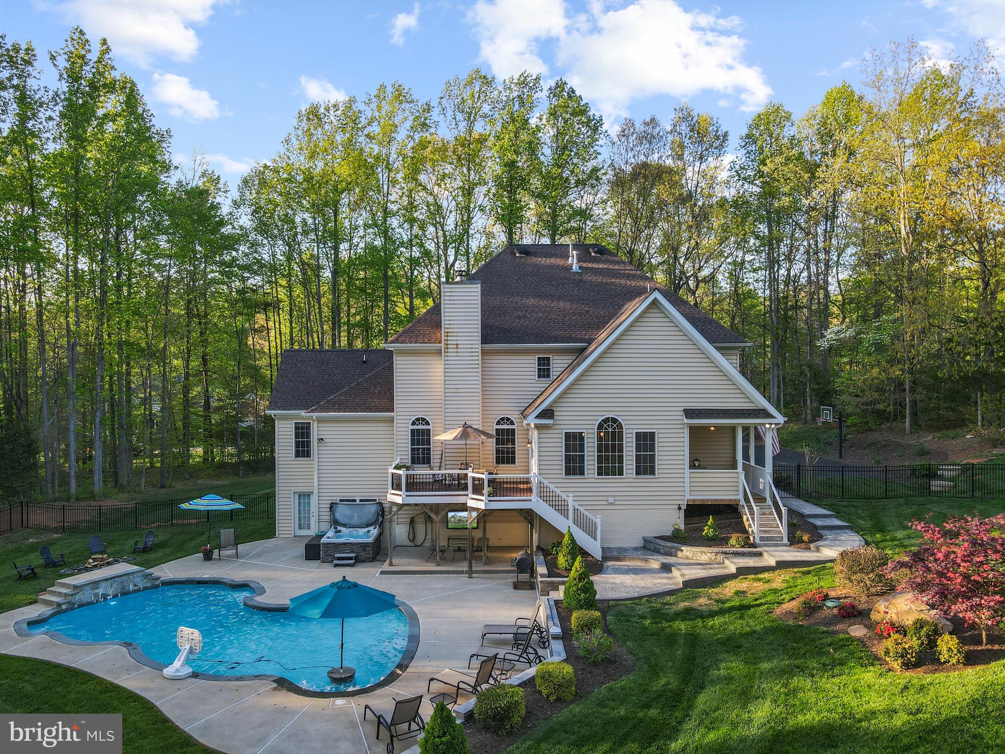 HUNTERS POND - Residential