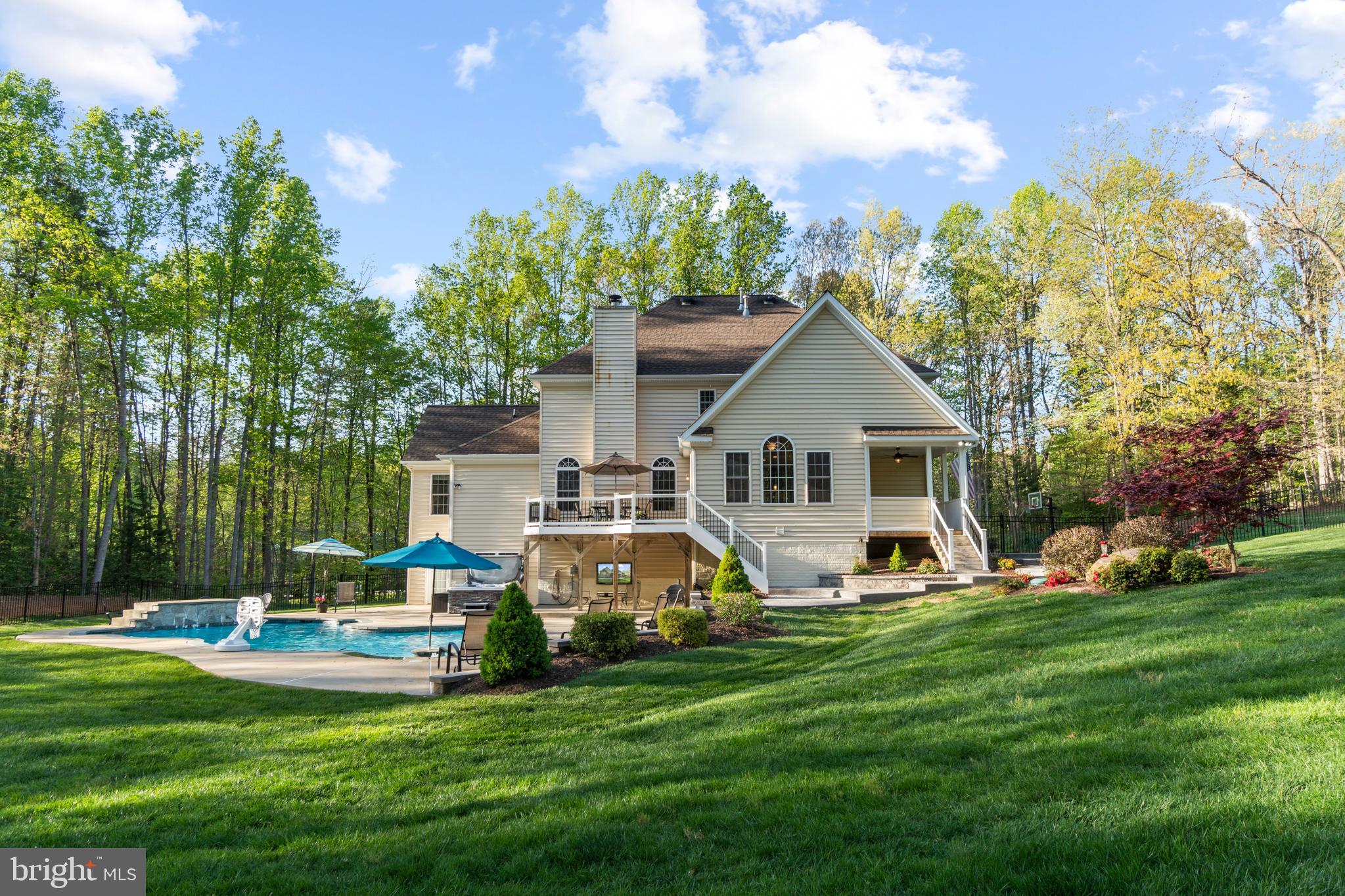 HUNTERS POND - Residential