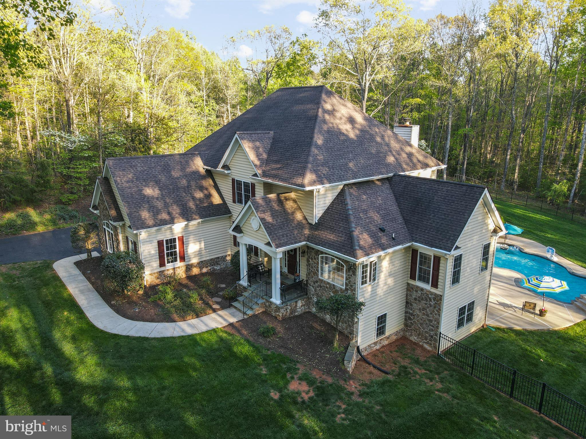 HUNTERS POND - Residential