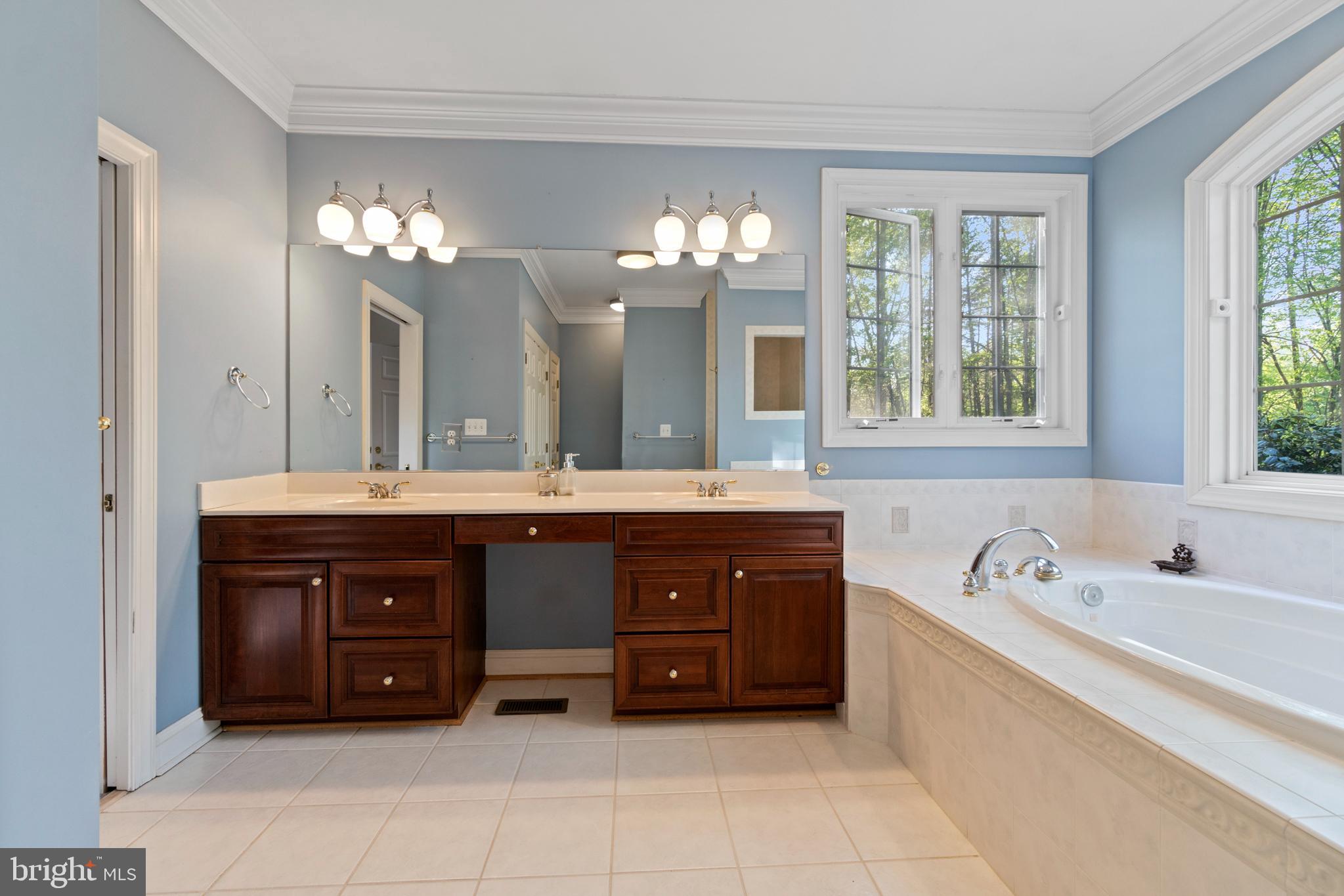 HUNTERS POND - Residential