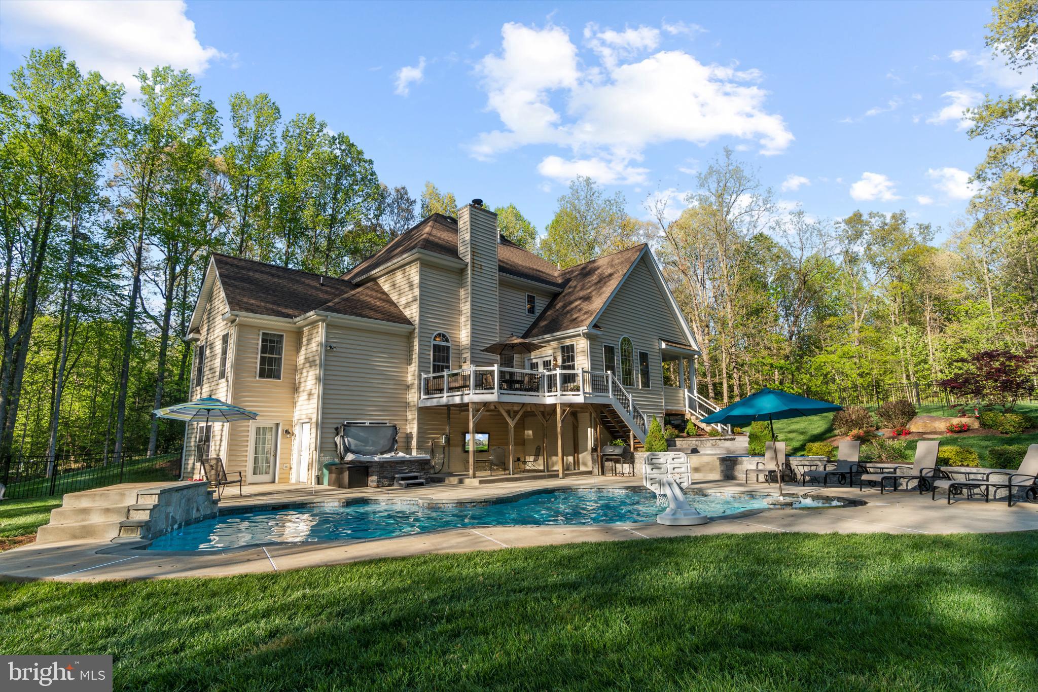 HUNTERS POND - Residential