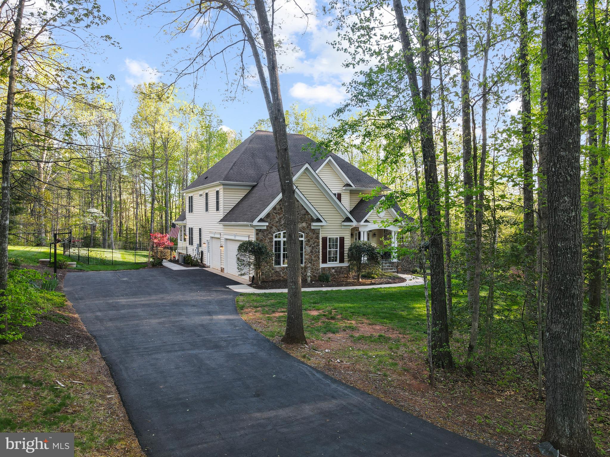 HUNTERS POND - Residential