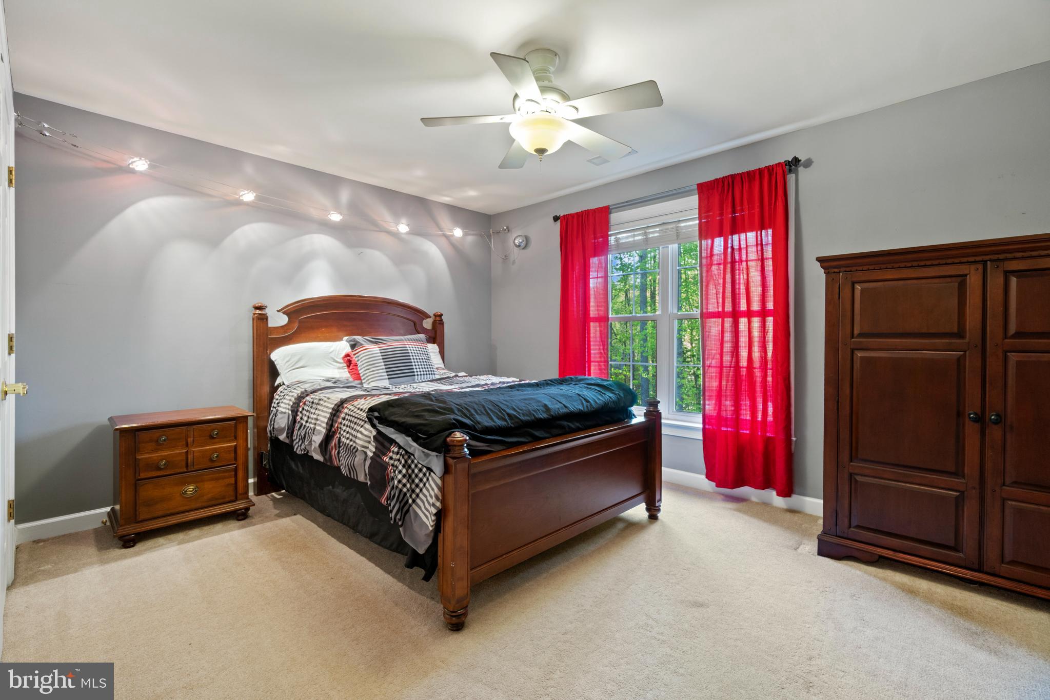 HUNTERS POND - Residential