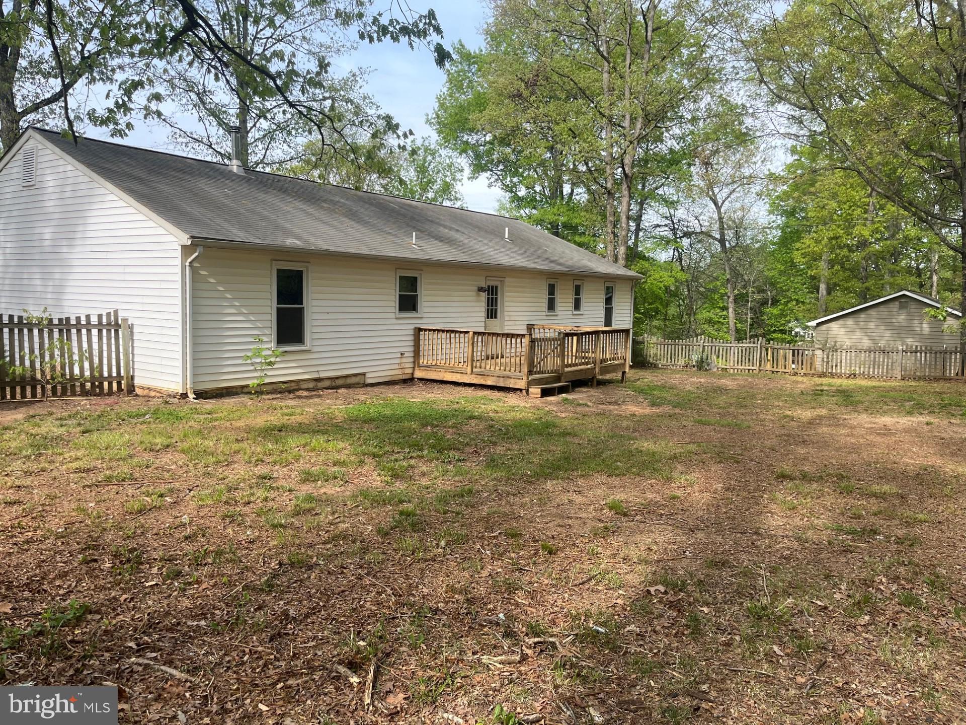 HIDDEN LAKE - Residential