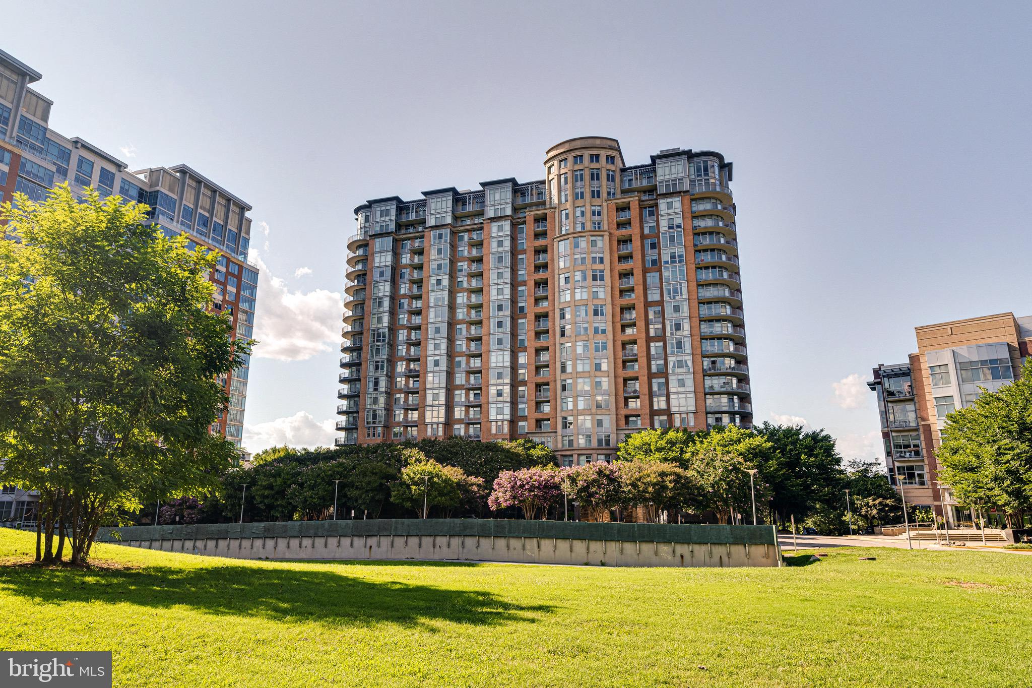ONE PARK CREST - Residential Lease