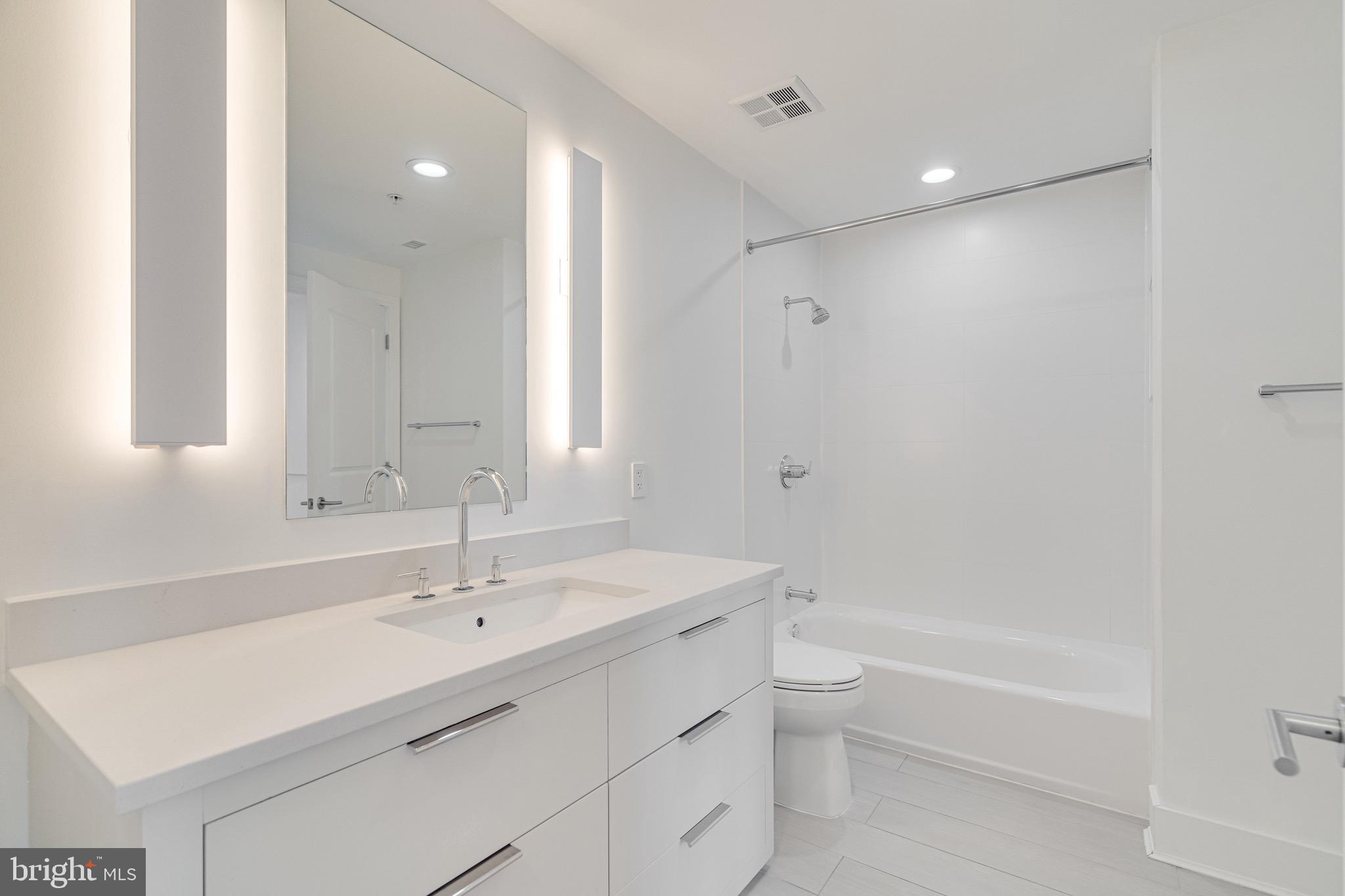 ONE PARK CREST - Residential Lease