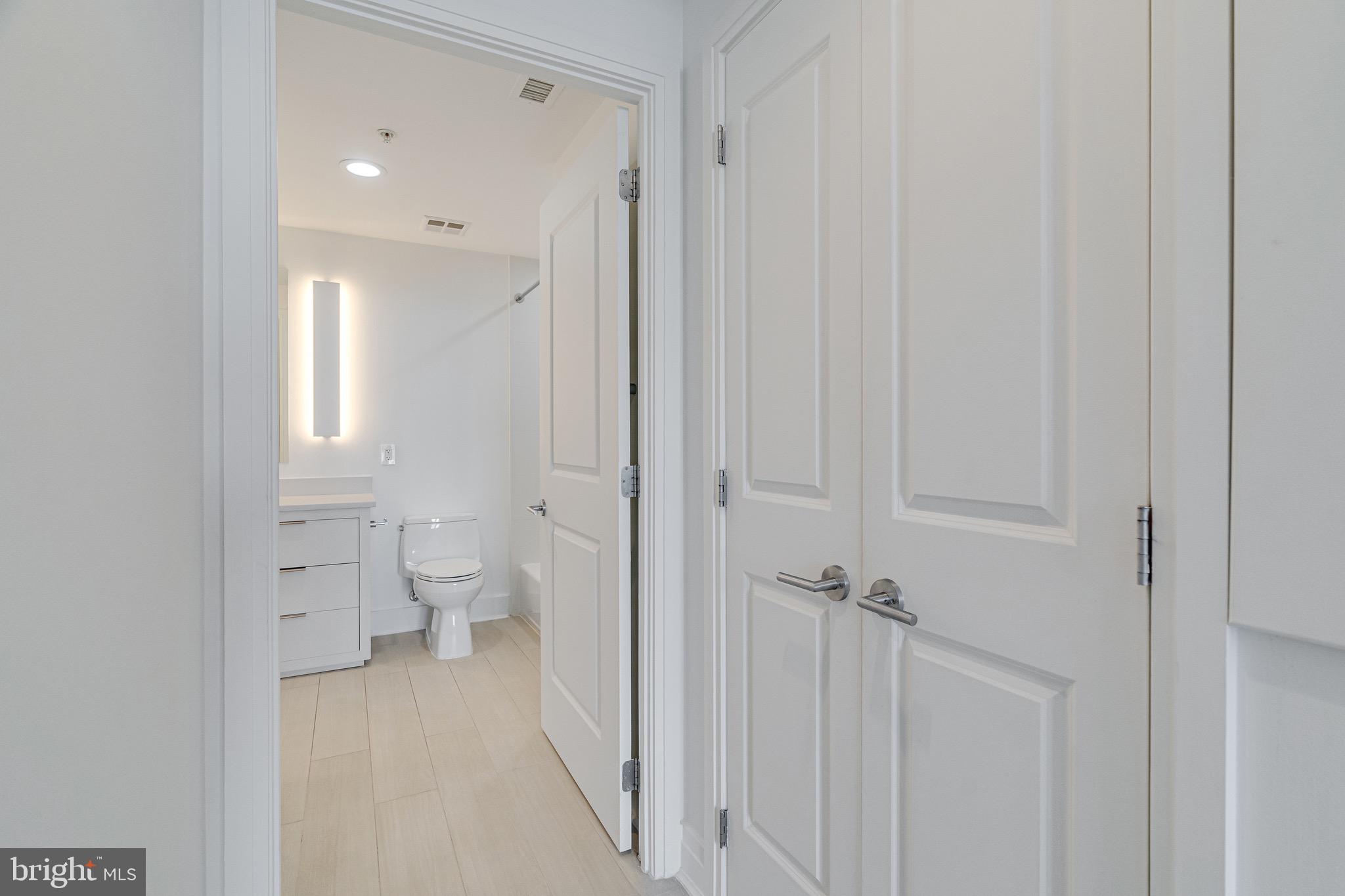 ONE PARK CREST - Residential Lease