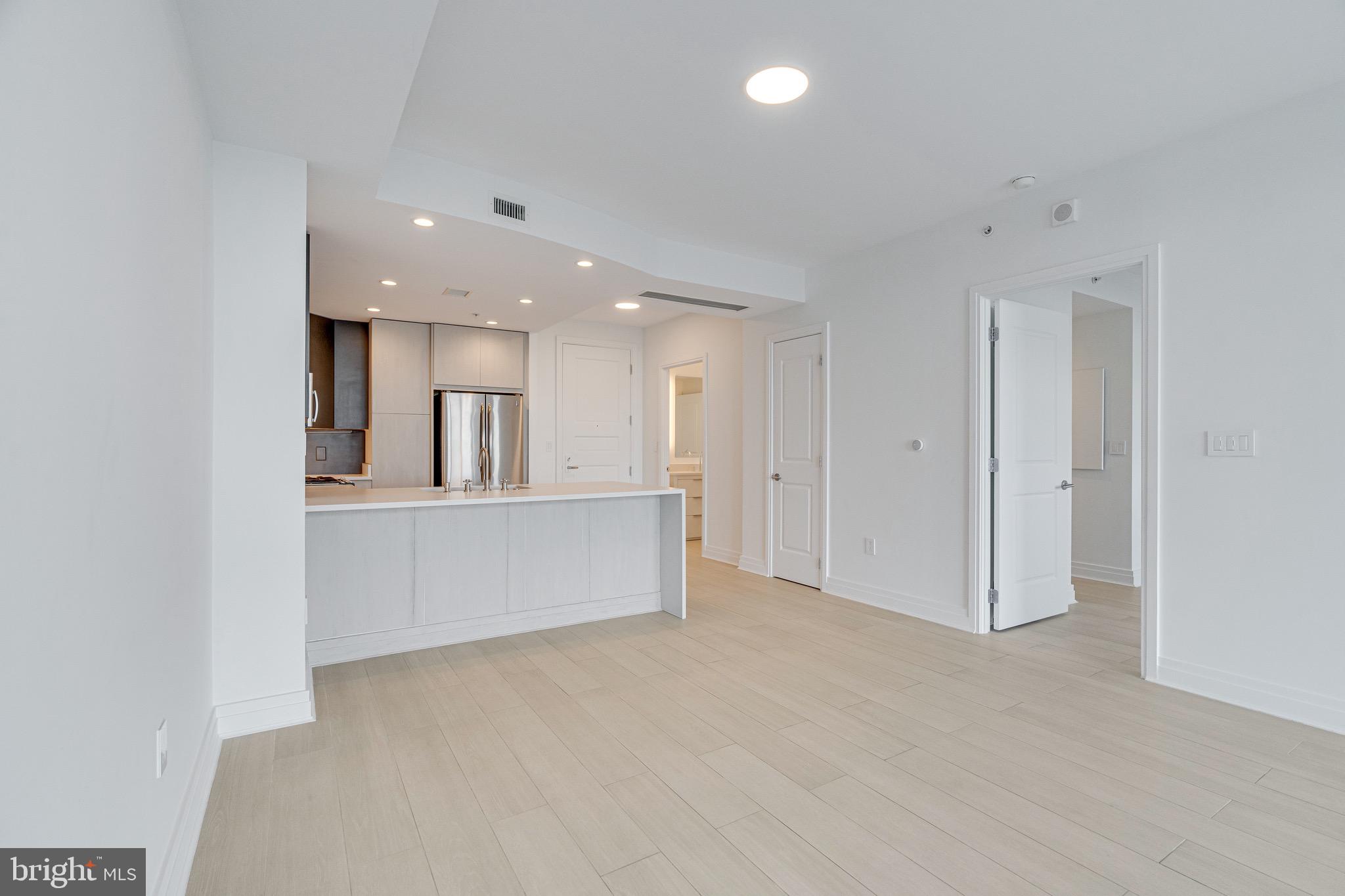 ONE PARK CREST - Residential Lease