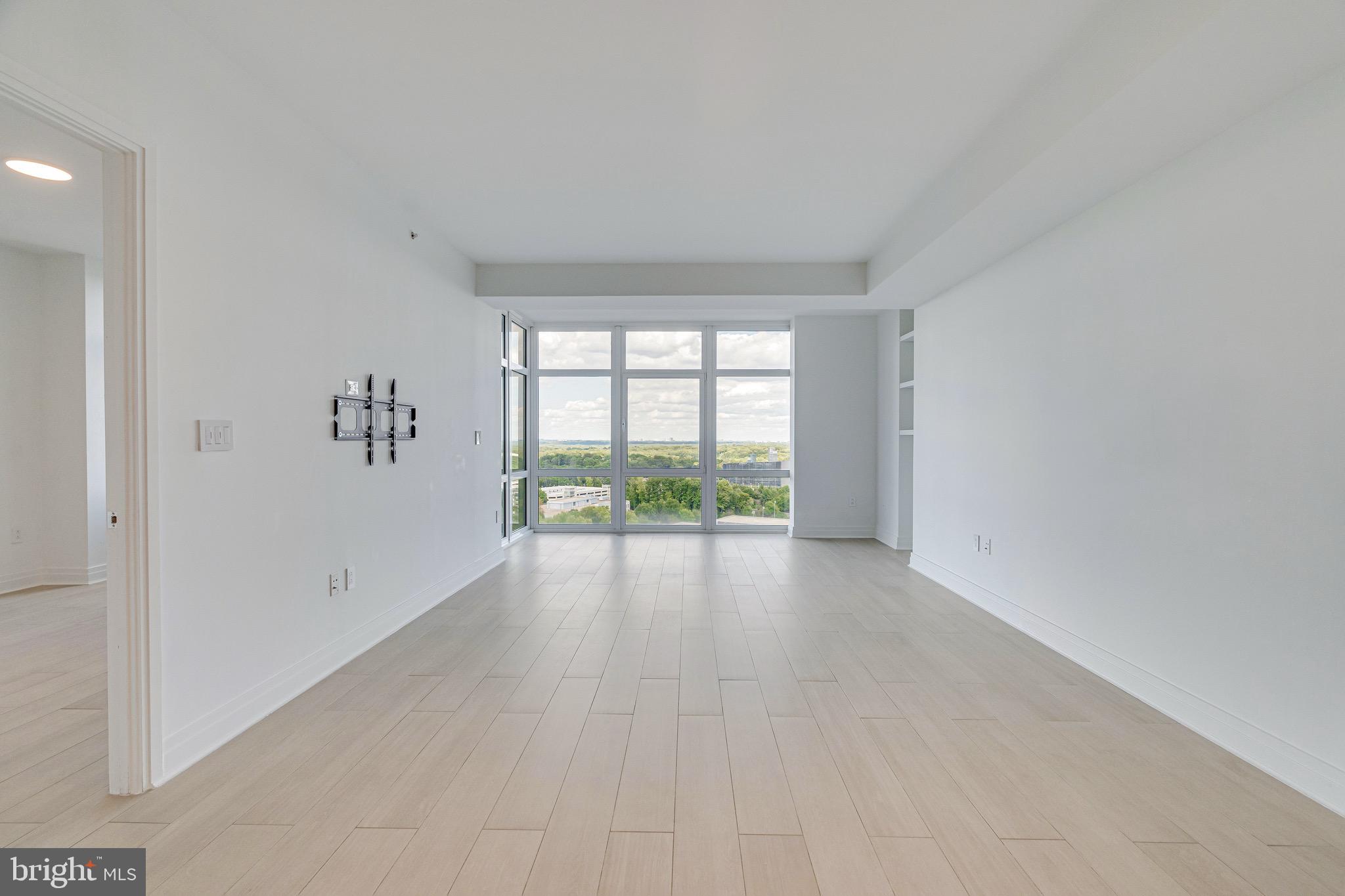 ONE PARK CREST - Residential Lease