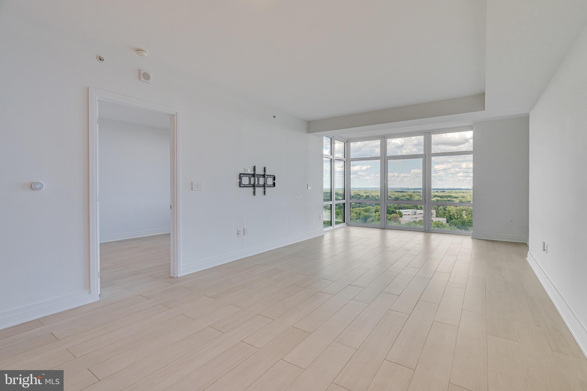 ONE PARK CREST - Residential Lease