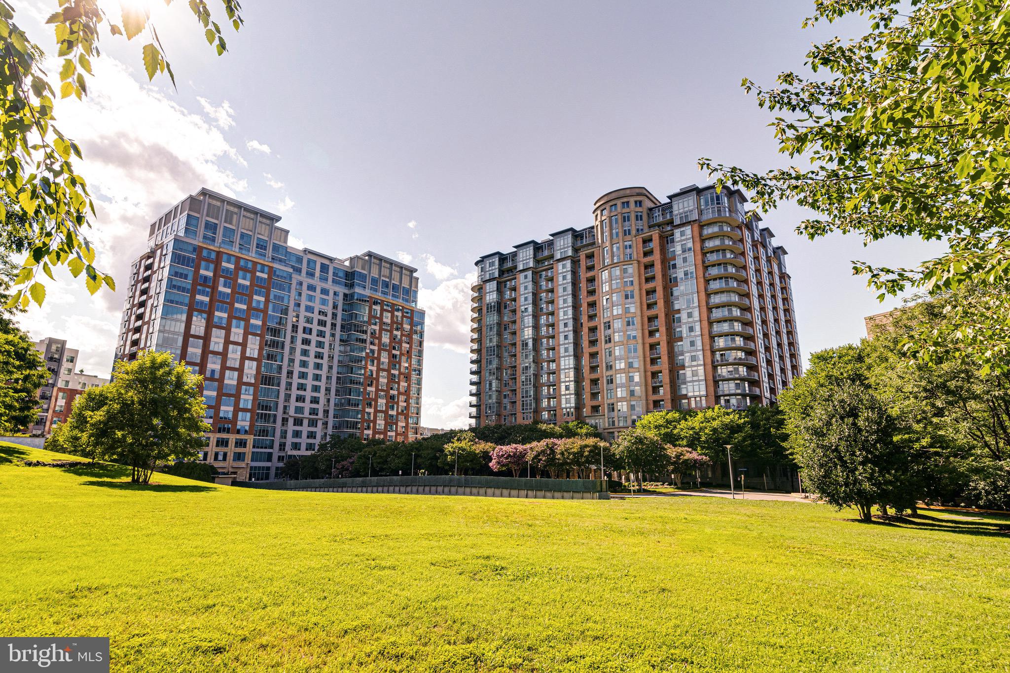 ONE PARK CREST - Residential Lease