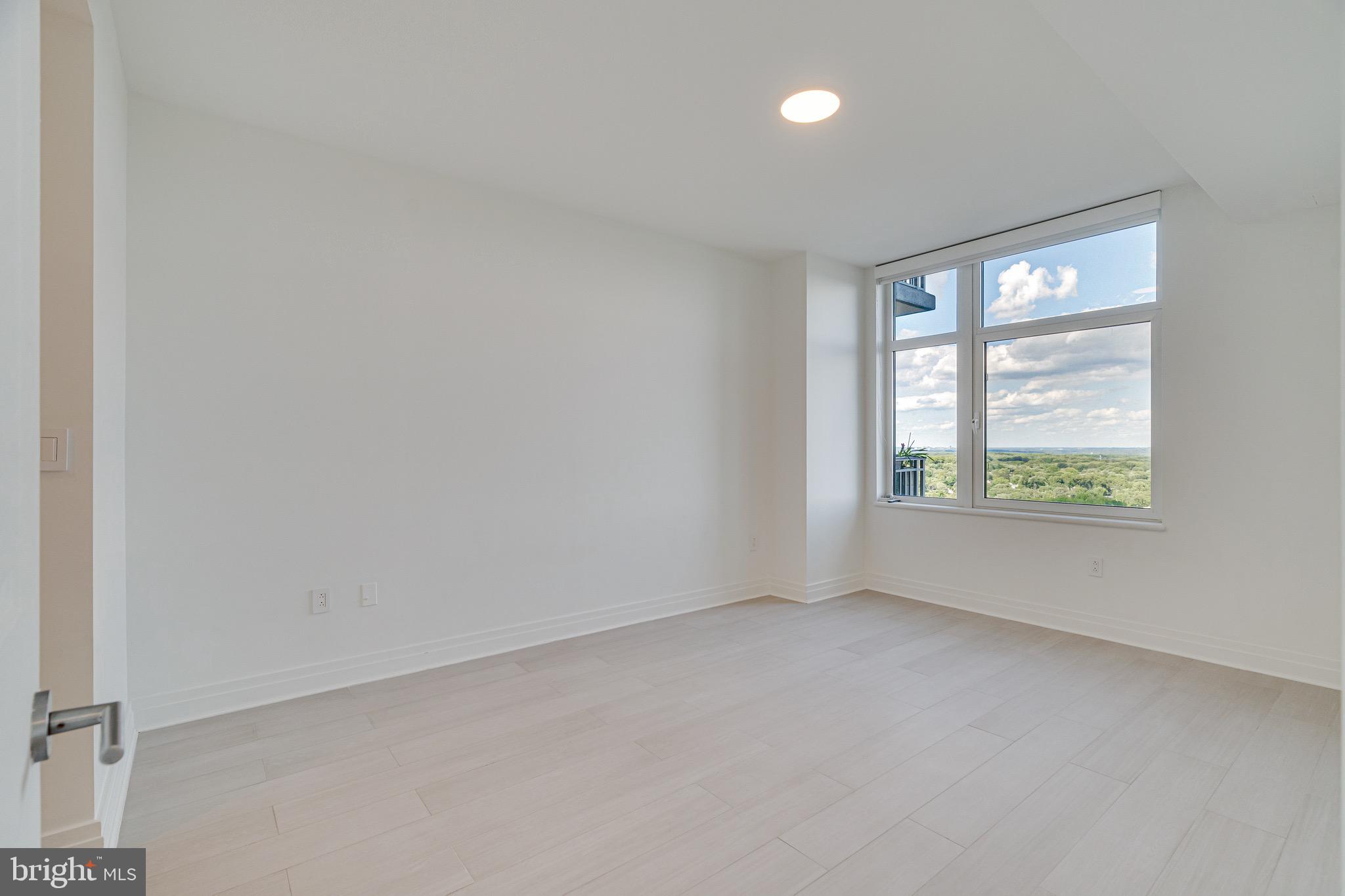 ONE PARK CREST - Residential Lease