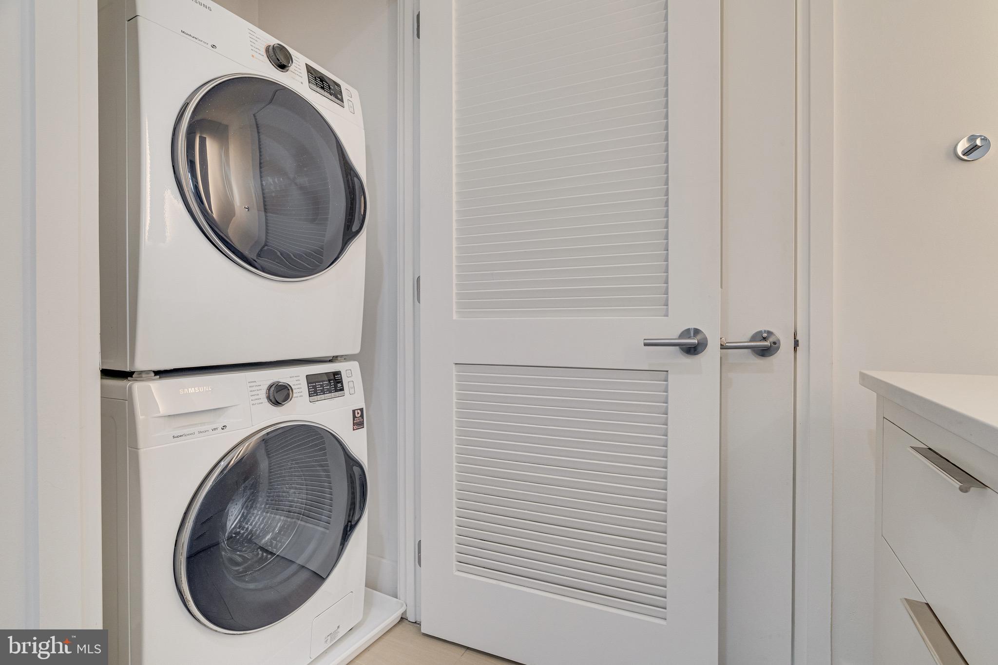 ONE PARK CREST - Residential Lease