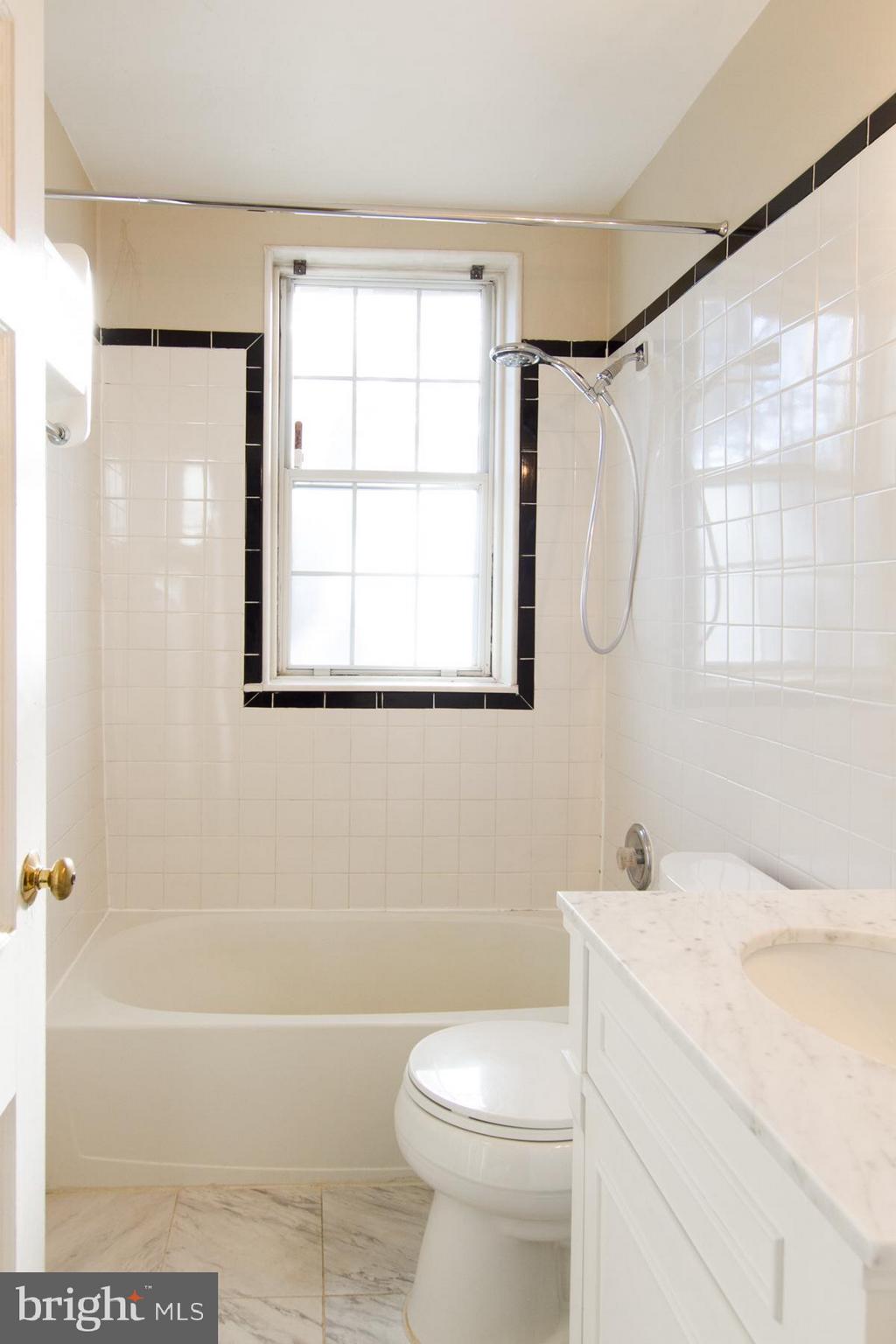 ARBORS OF ARLINGTON - Residential Lease