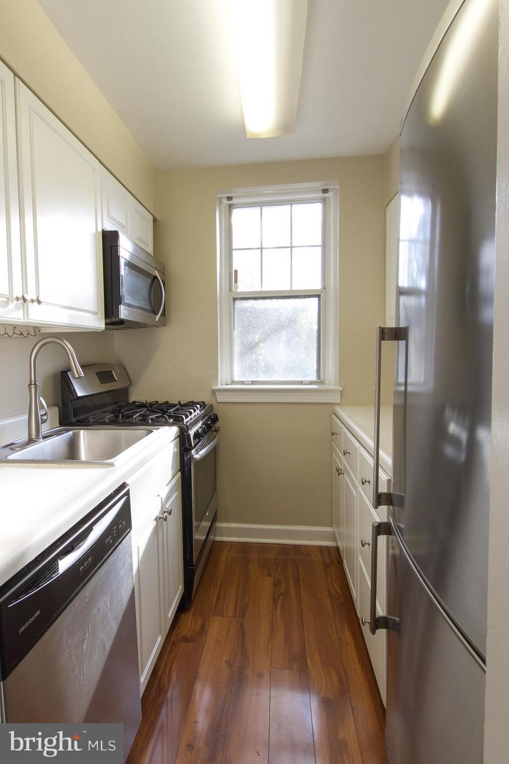 ARBORS OF ARLINGTON - Residential Lease