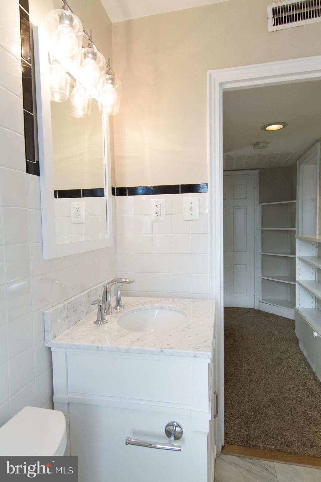 ARBORS OF ARLINGTON - Residential Lease