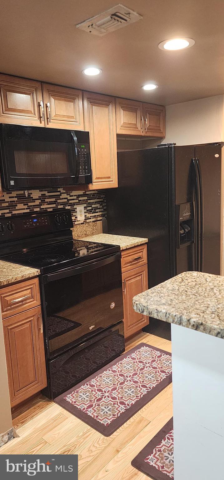 THE VISTAS - Residential