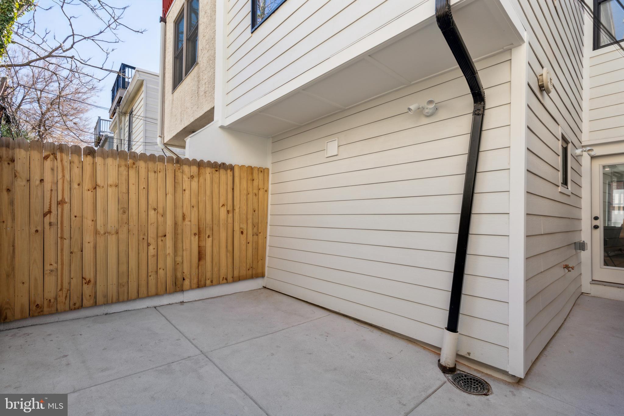 SPRING GARDEN - Residential